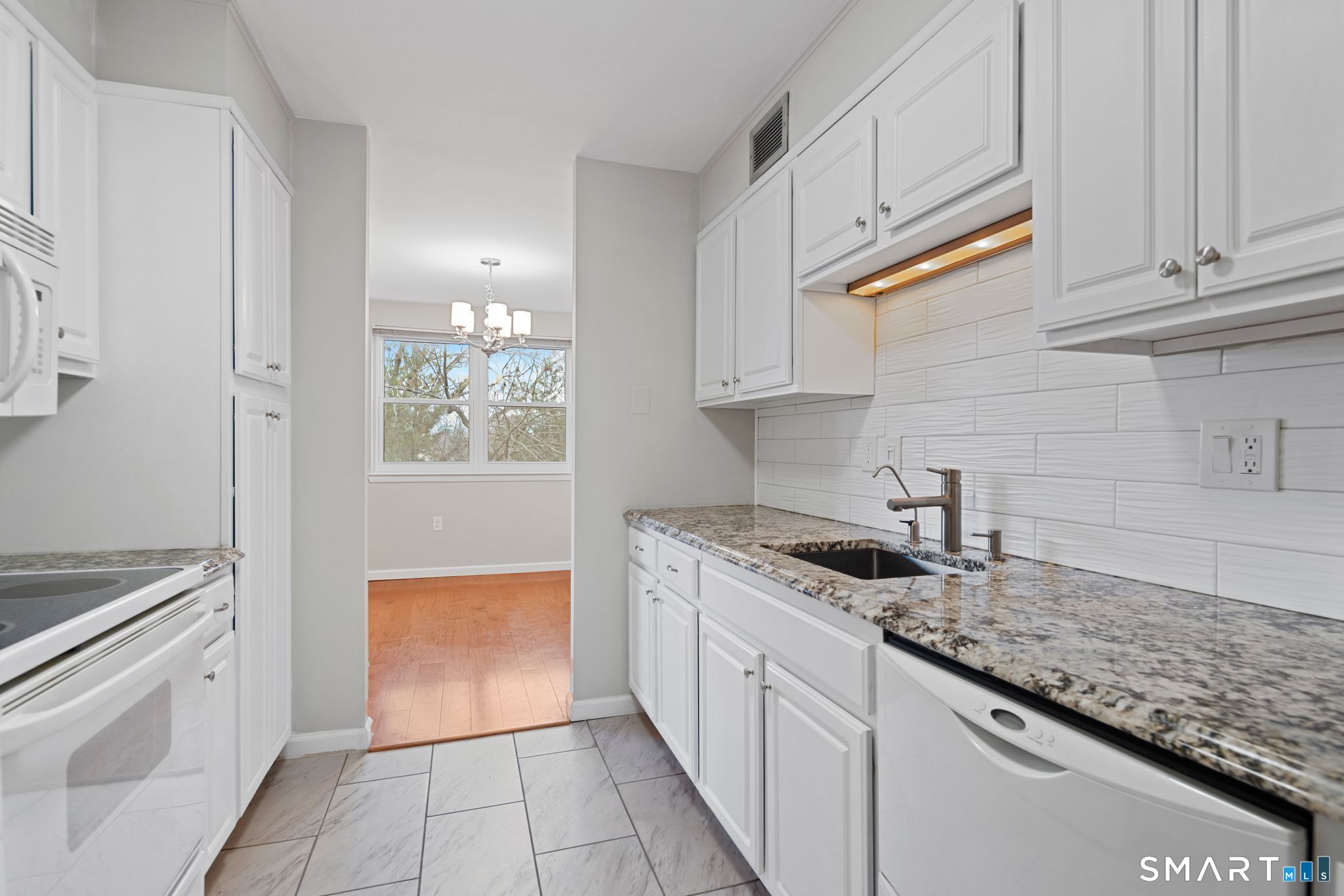 891 Farmington Avenue 5F