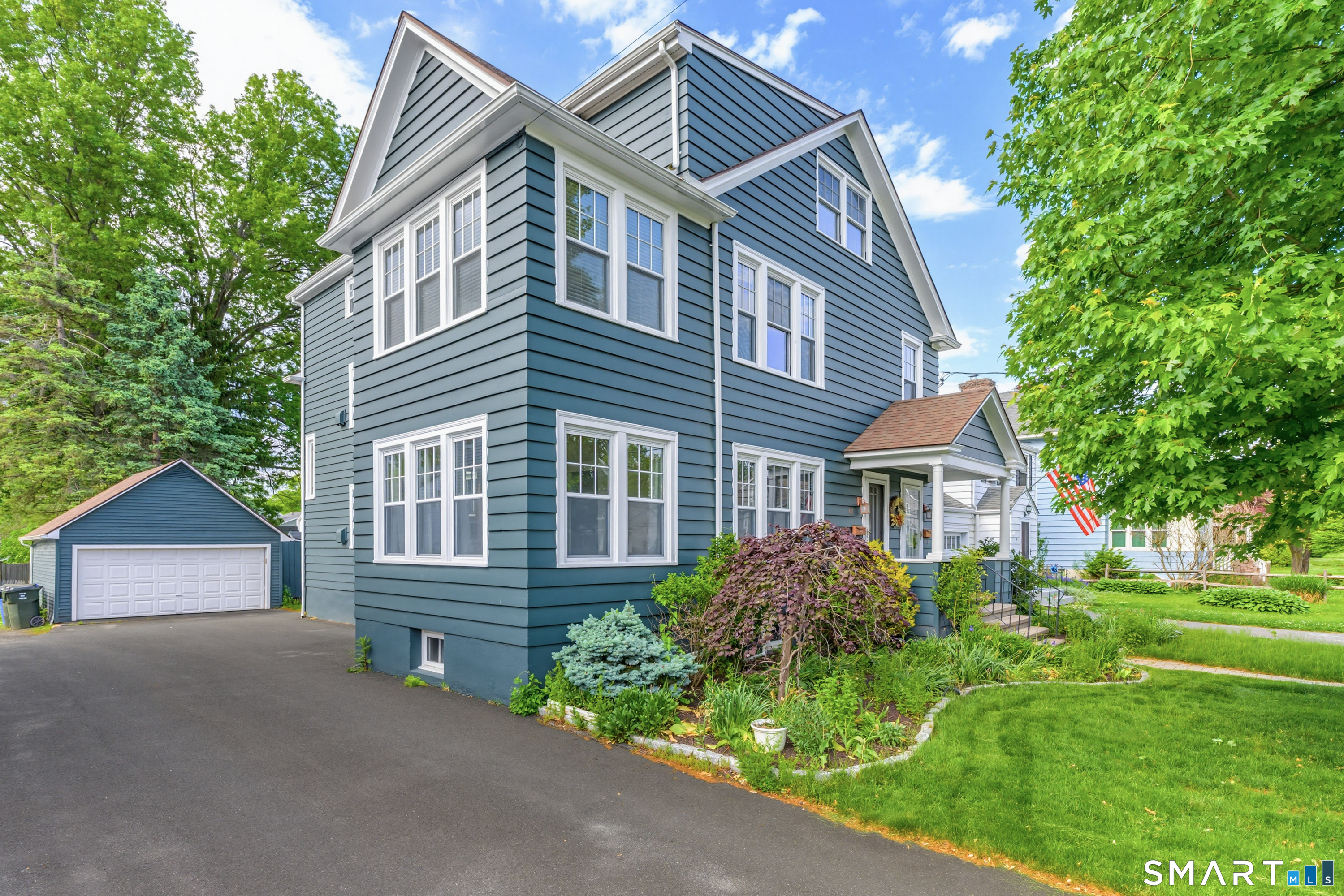 60 Whitman Avenue