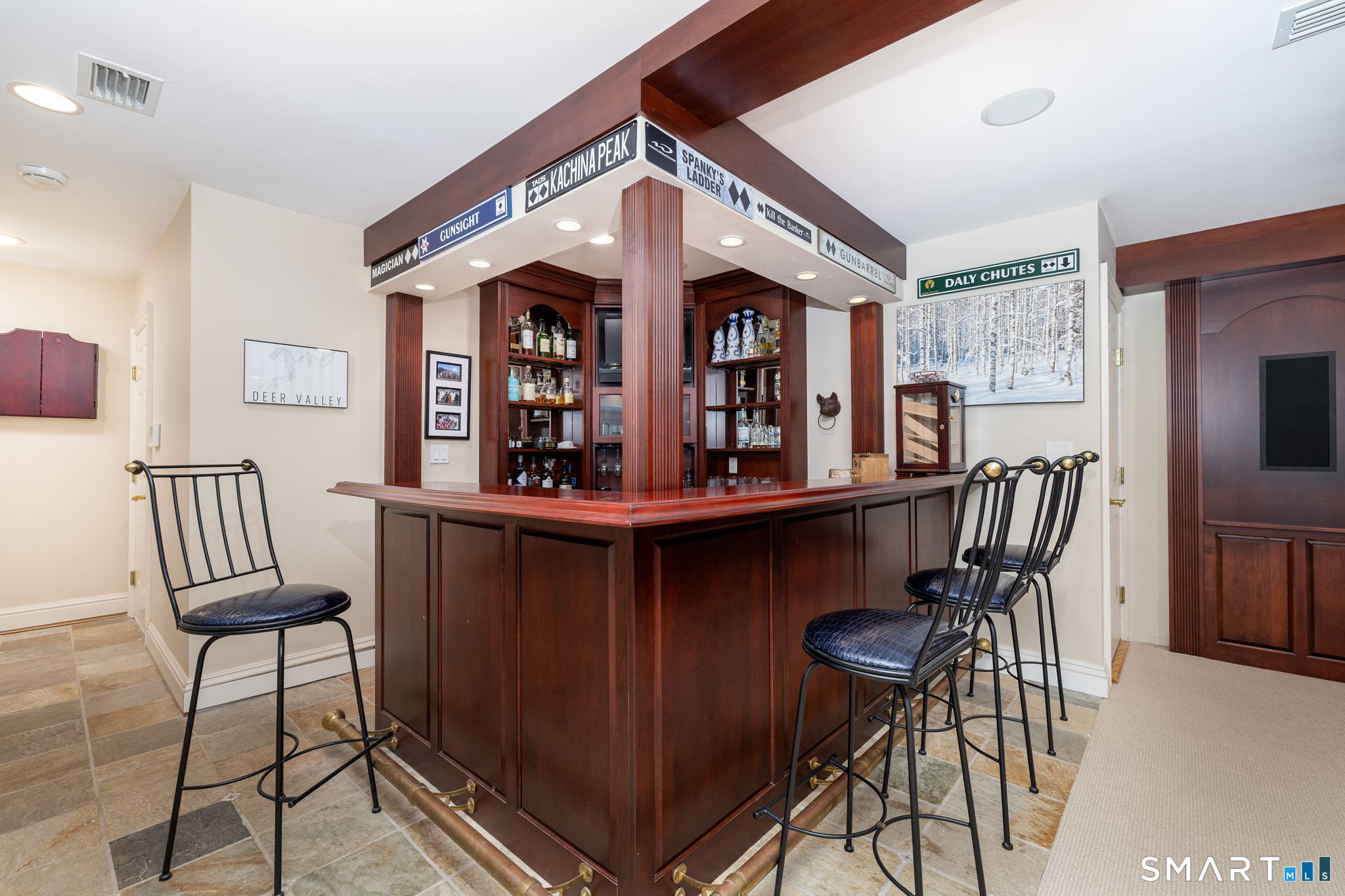 82 Ledyard Road