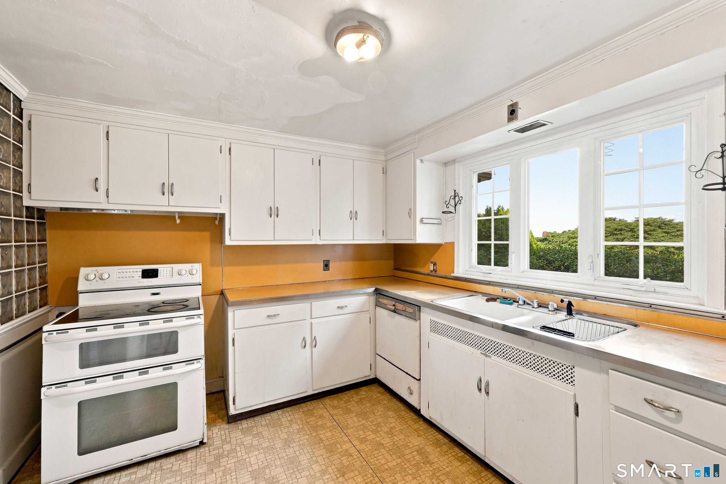 54 Ferncliff Drive