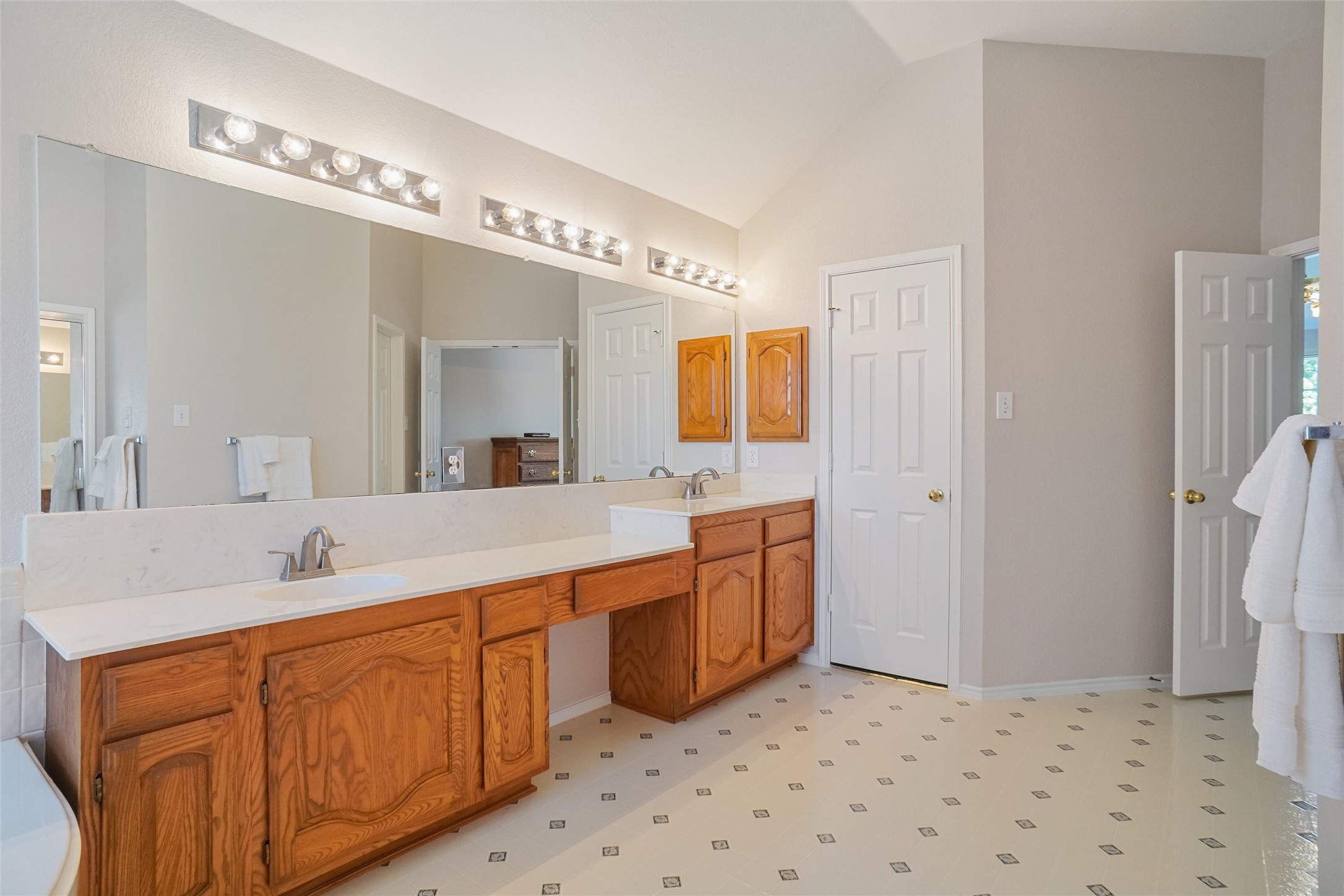 875 Tartan Trail