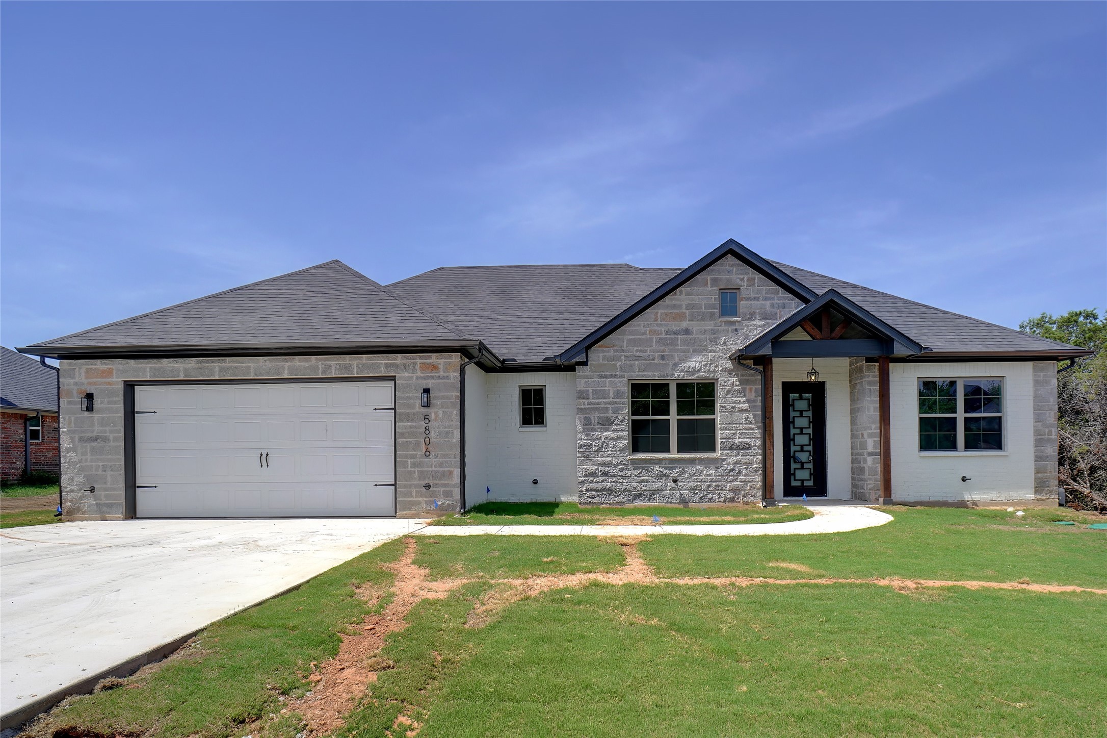 5806 Stonegate Circle