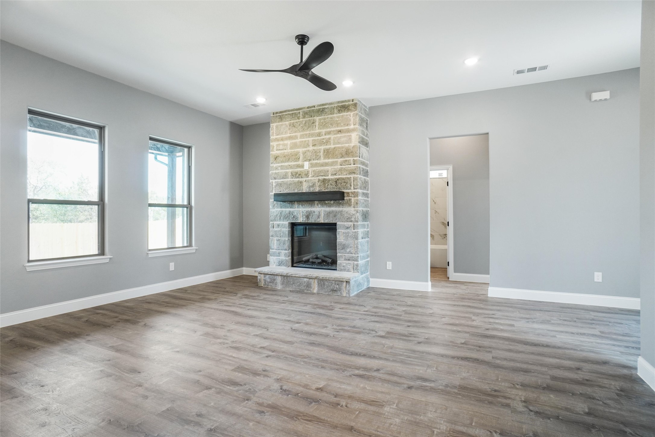 5806 Stonegate Circle