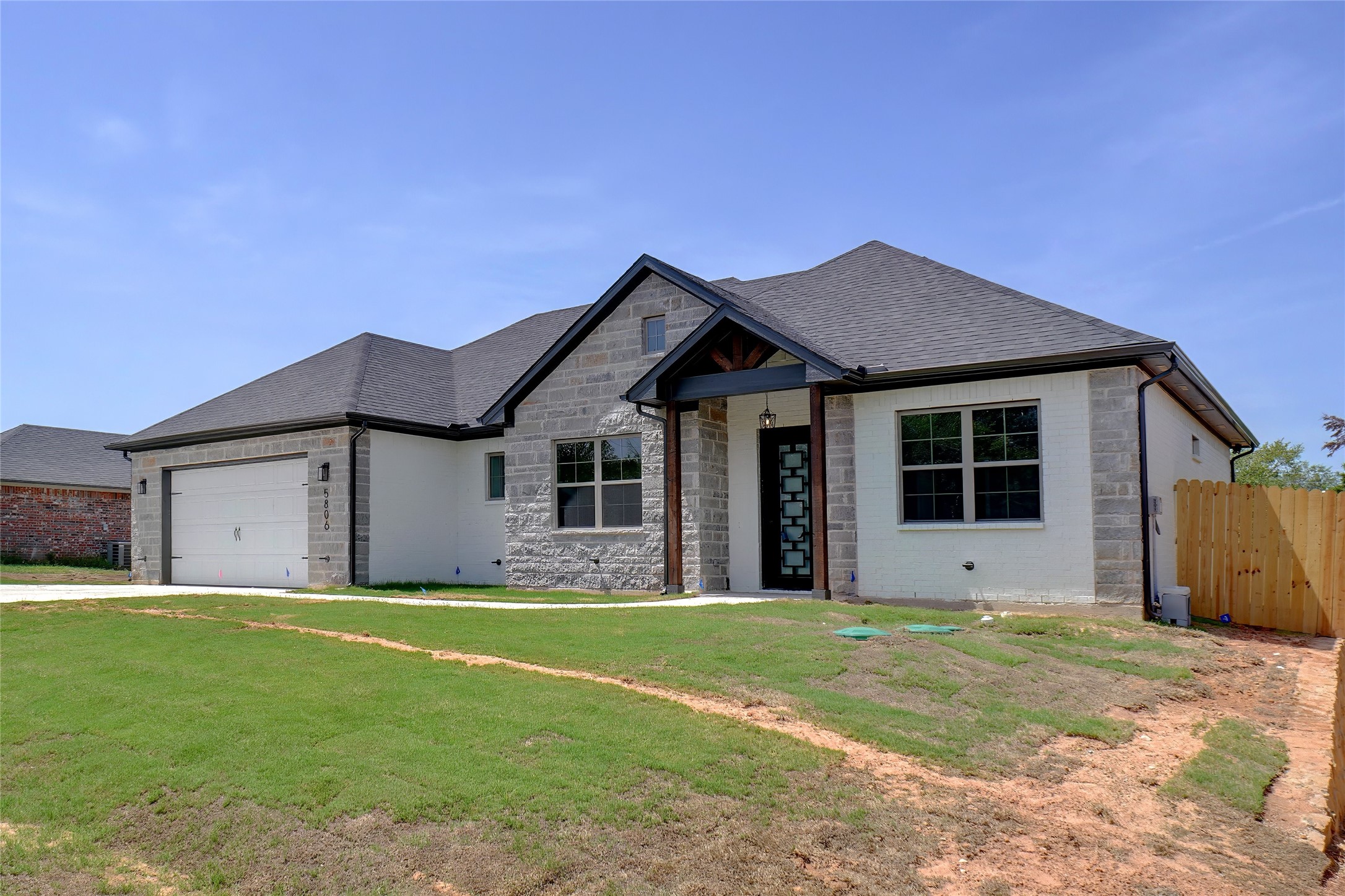 5806 Stonegate Circle