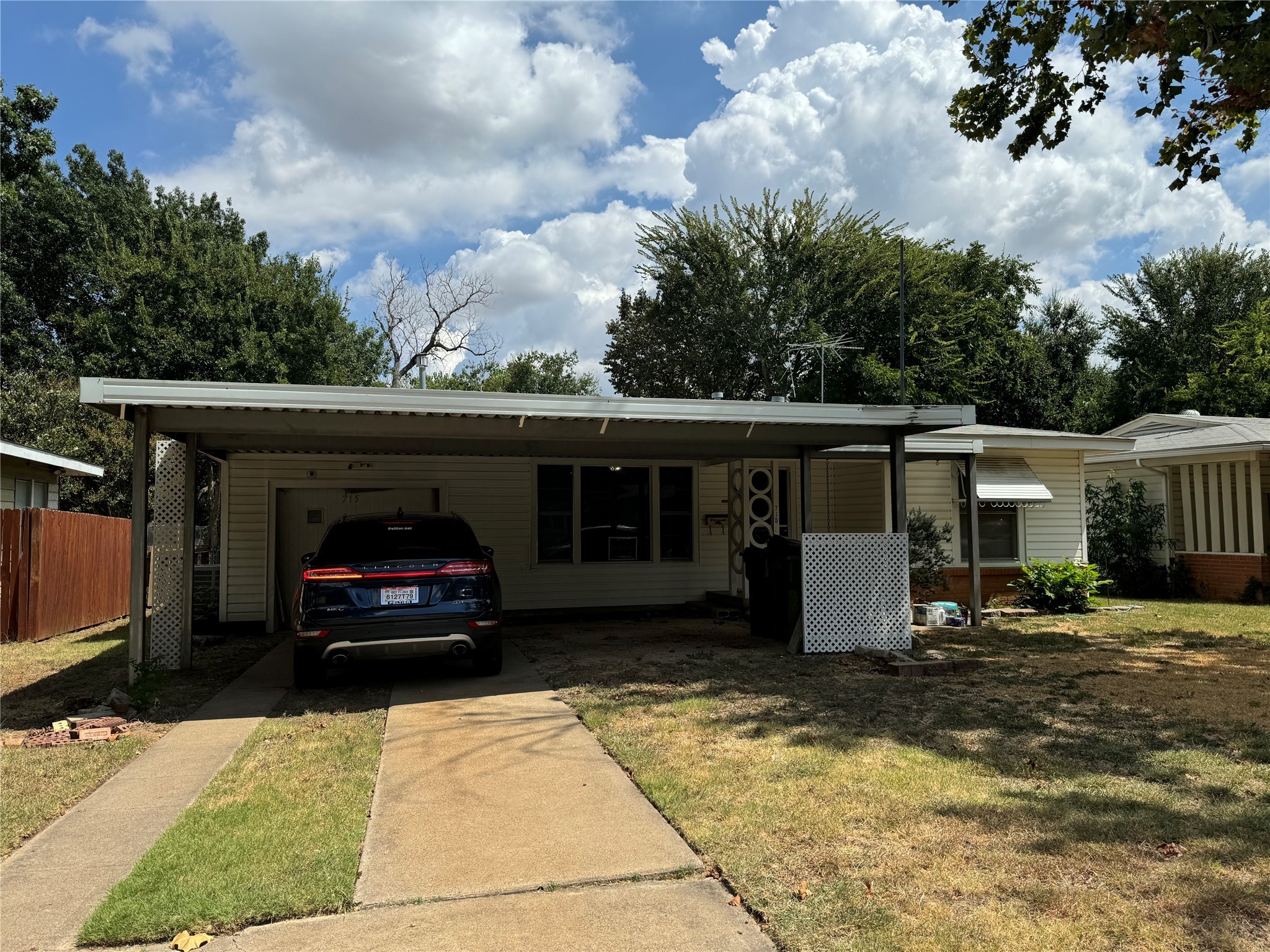 715 Drummond Drive