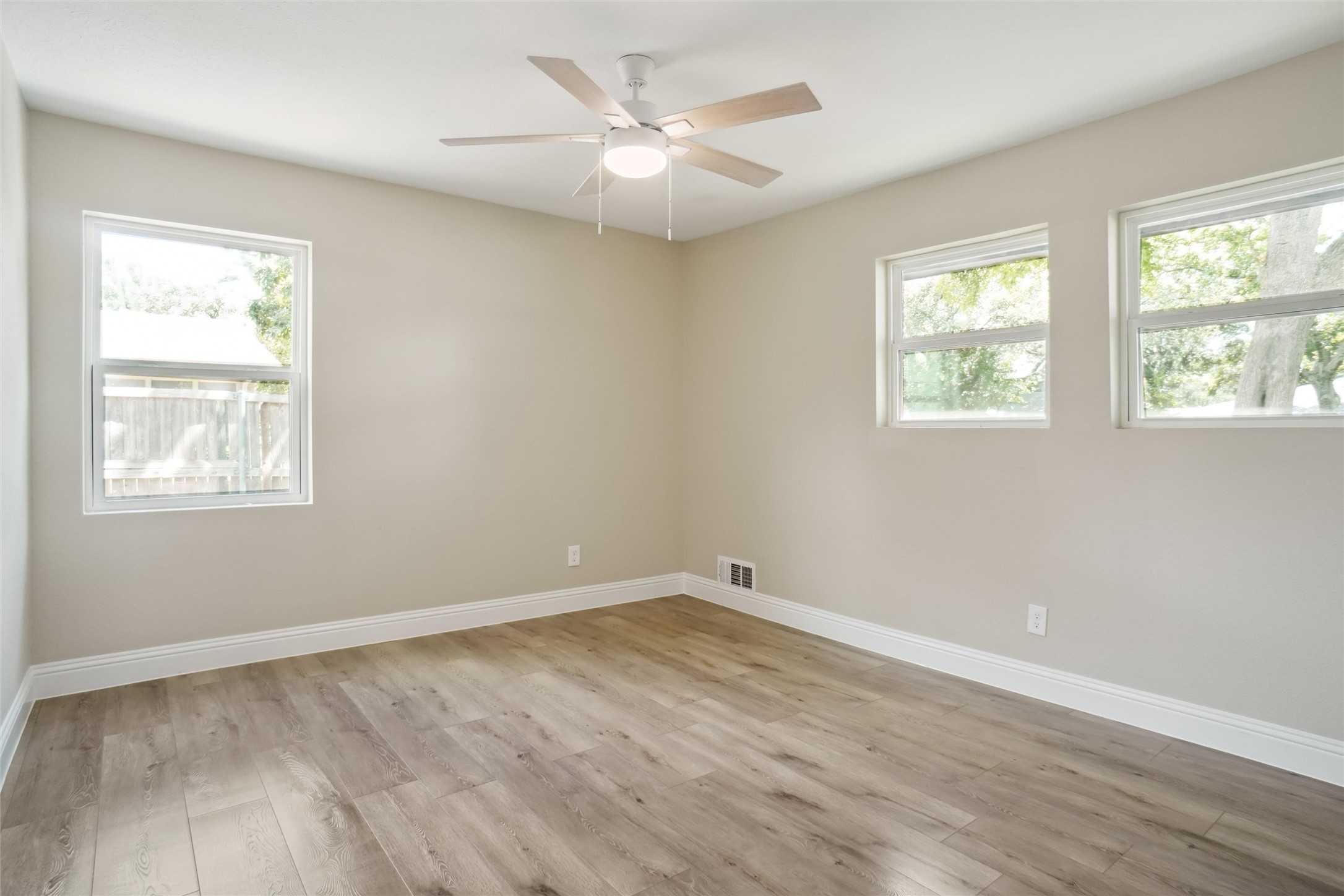 6109 Sul Ross Lane