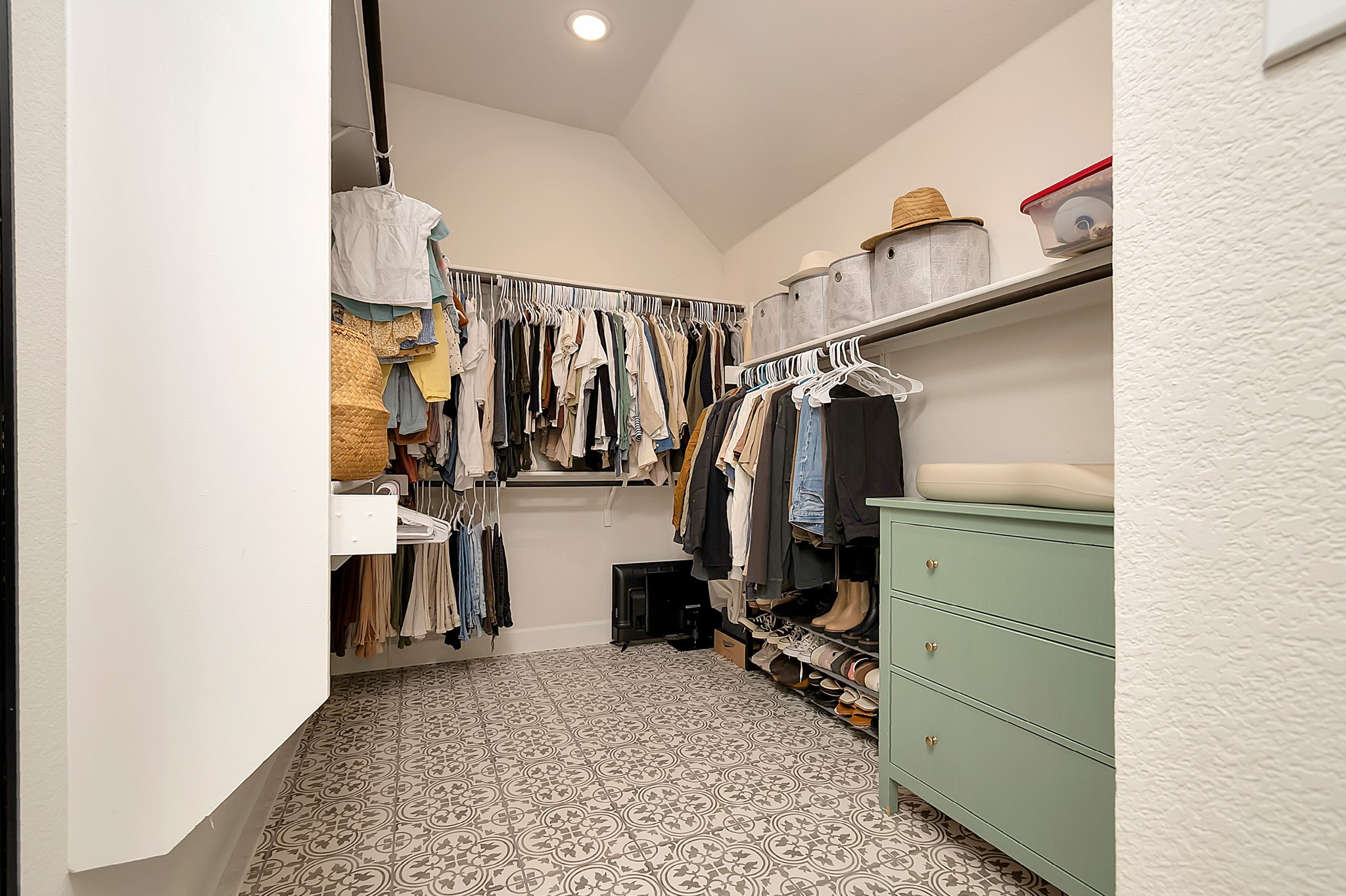 2425 Lazy Dog Lane