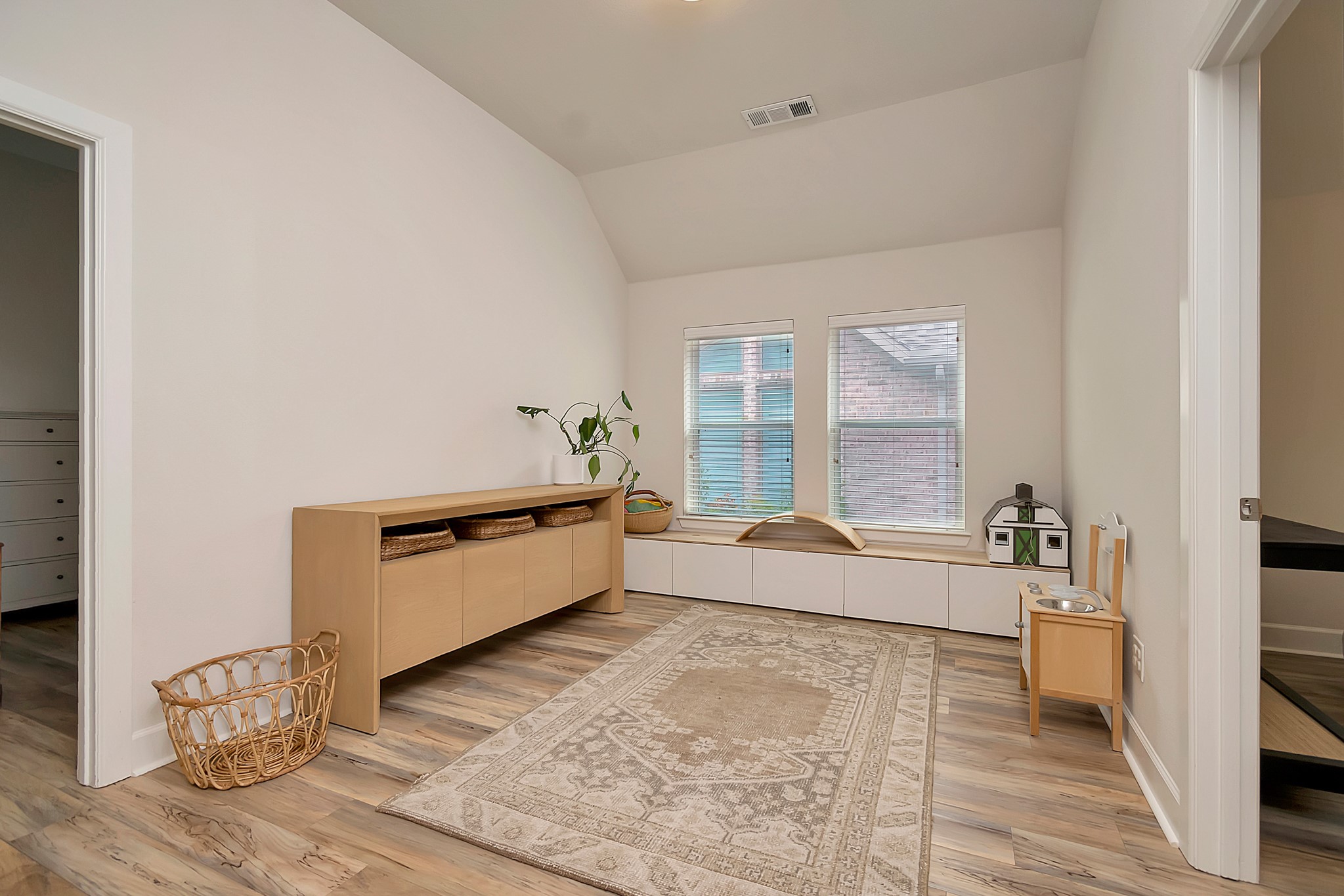 2425 Lazy Dog Lane
