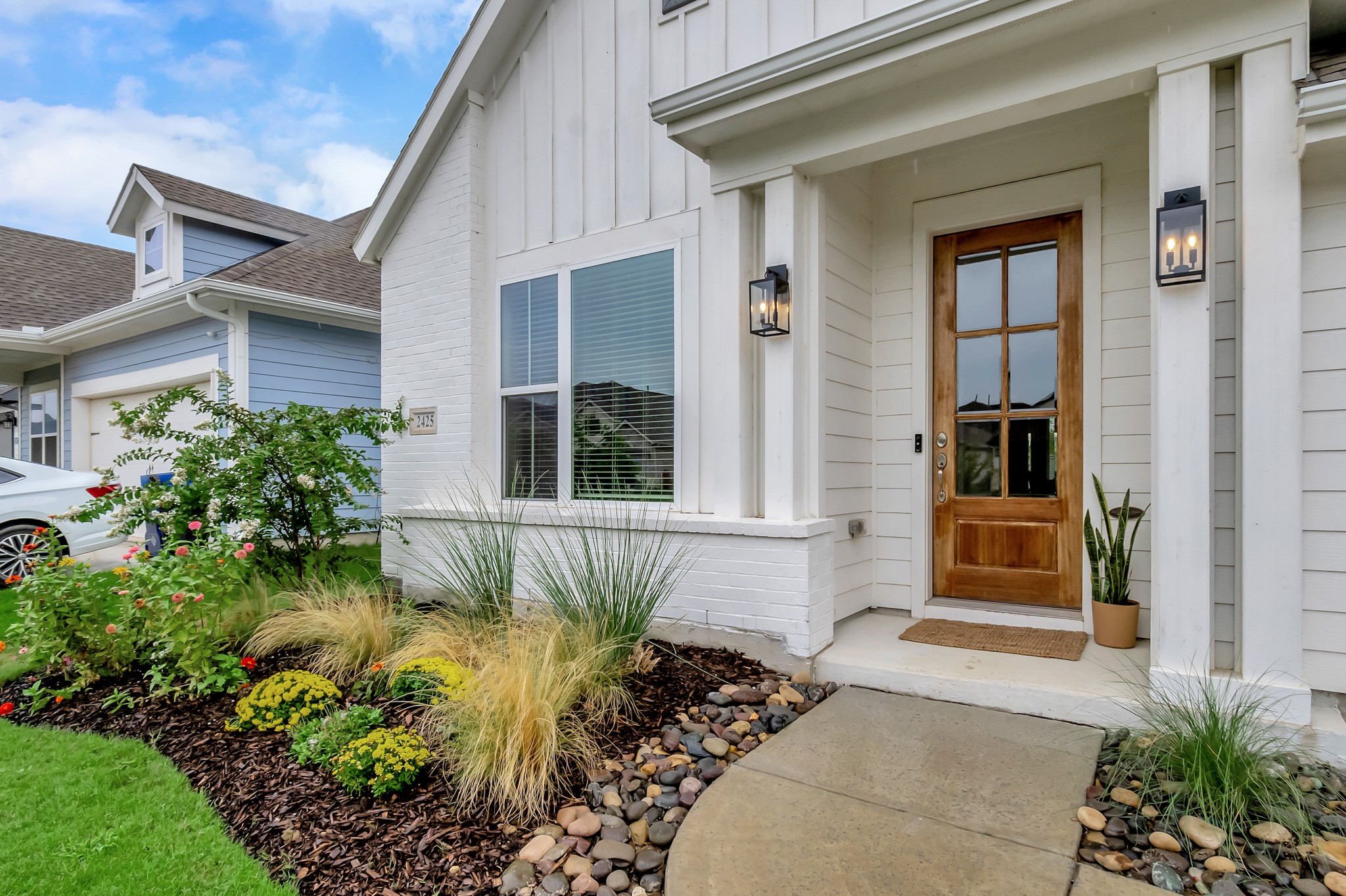 2425 Lazy Dog Lane