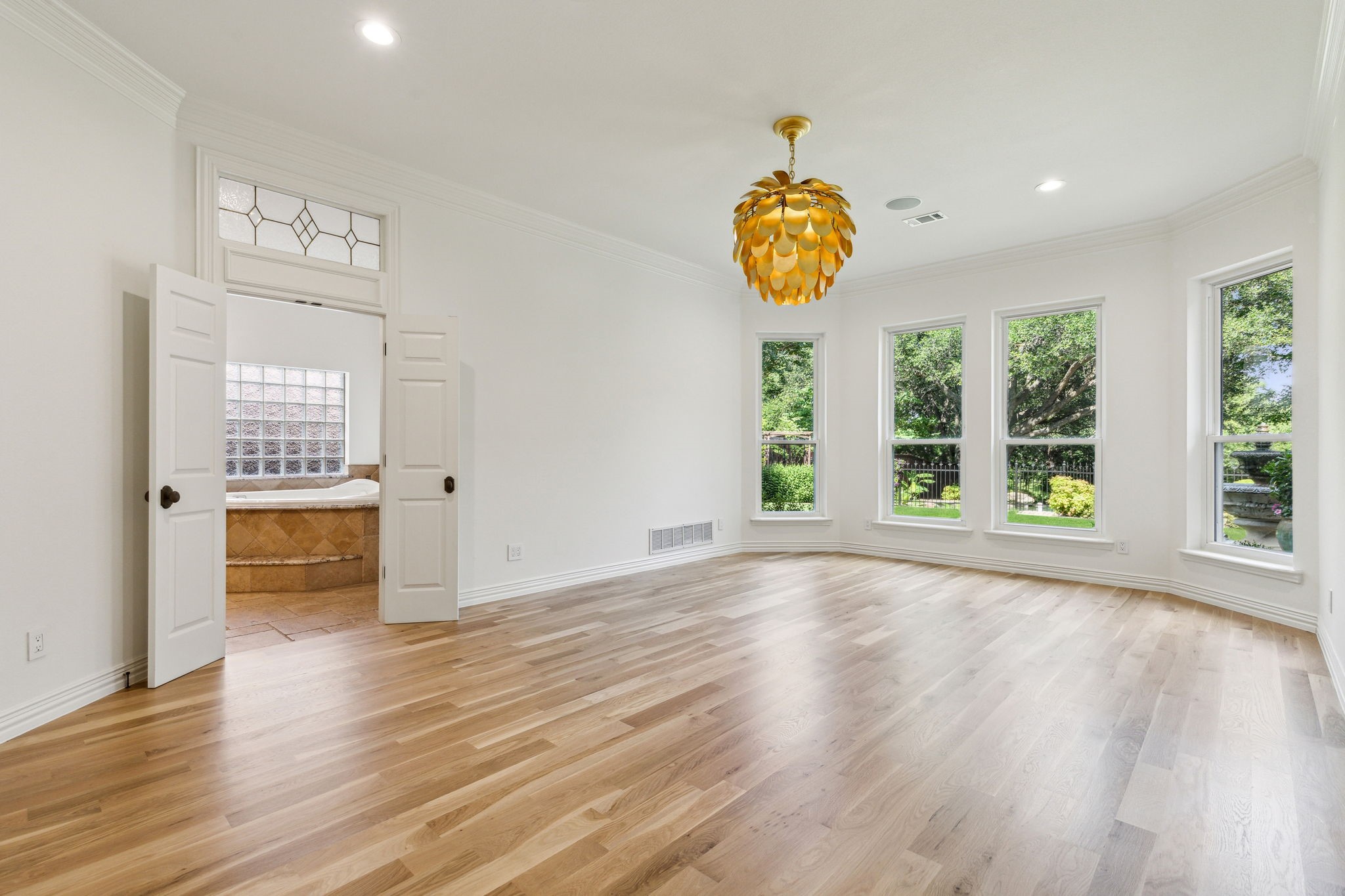 5101 Old Oak Lane