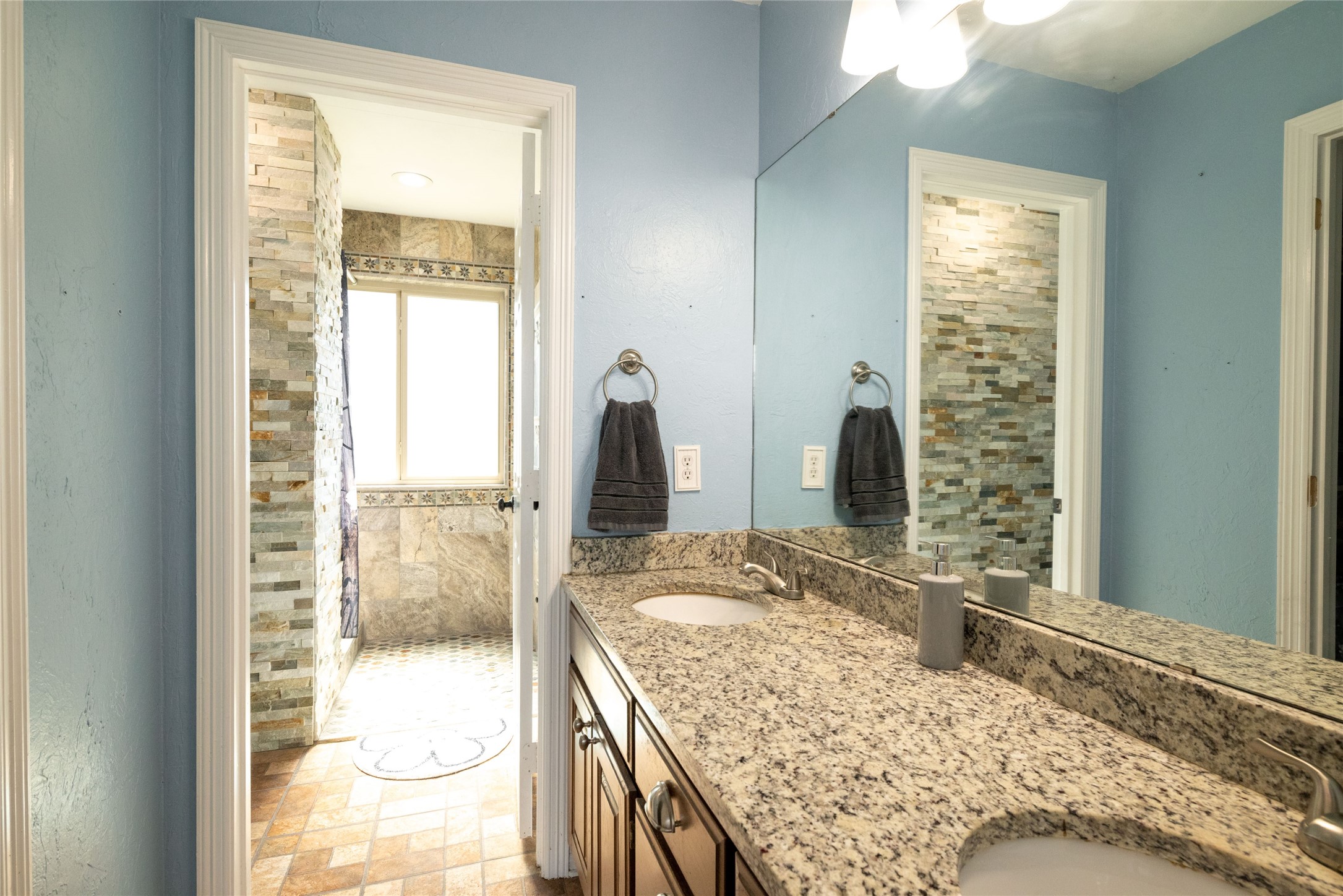 395 Conestoga Trail