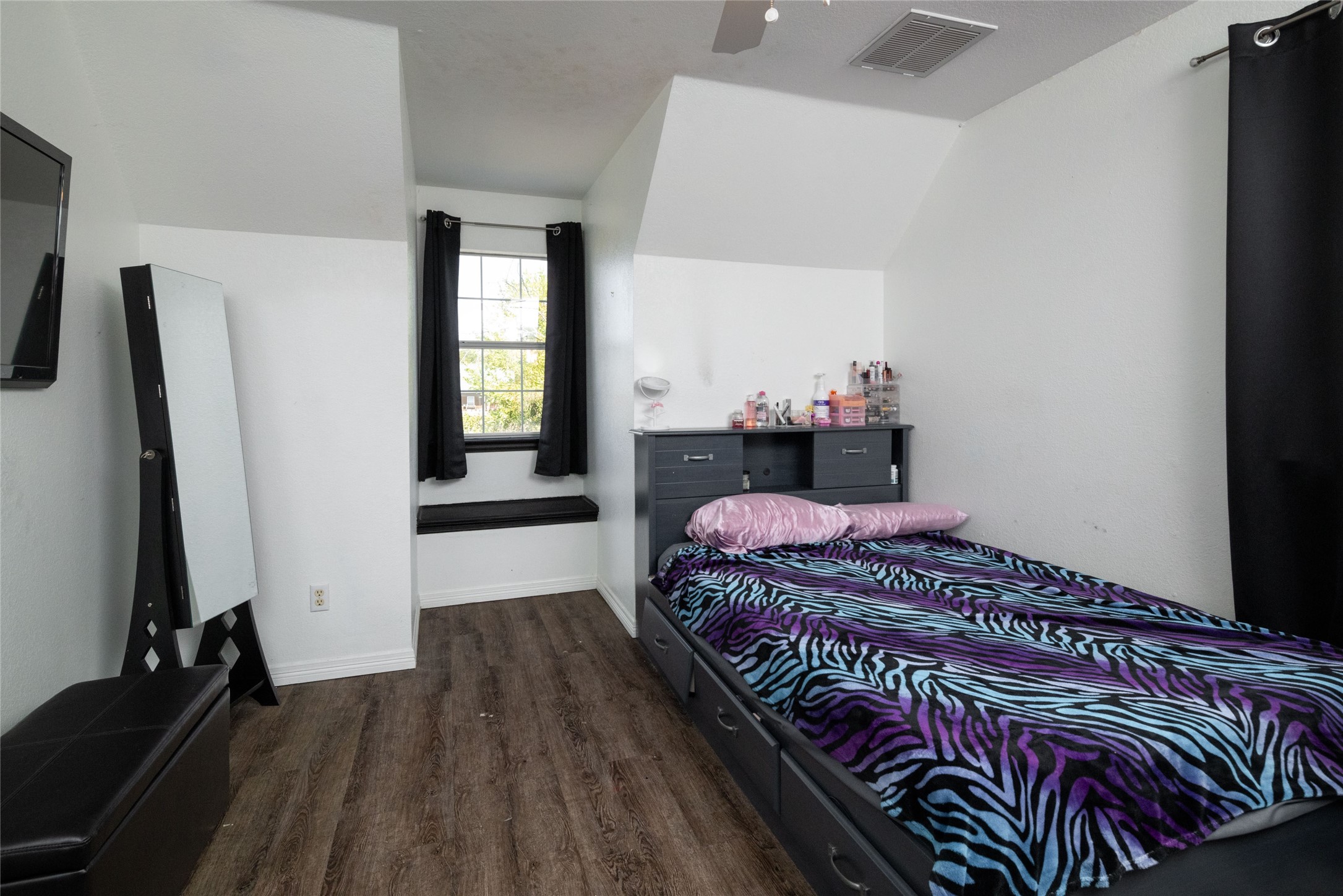 395 Conestoga Trail