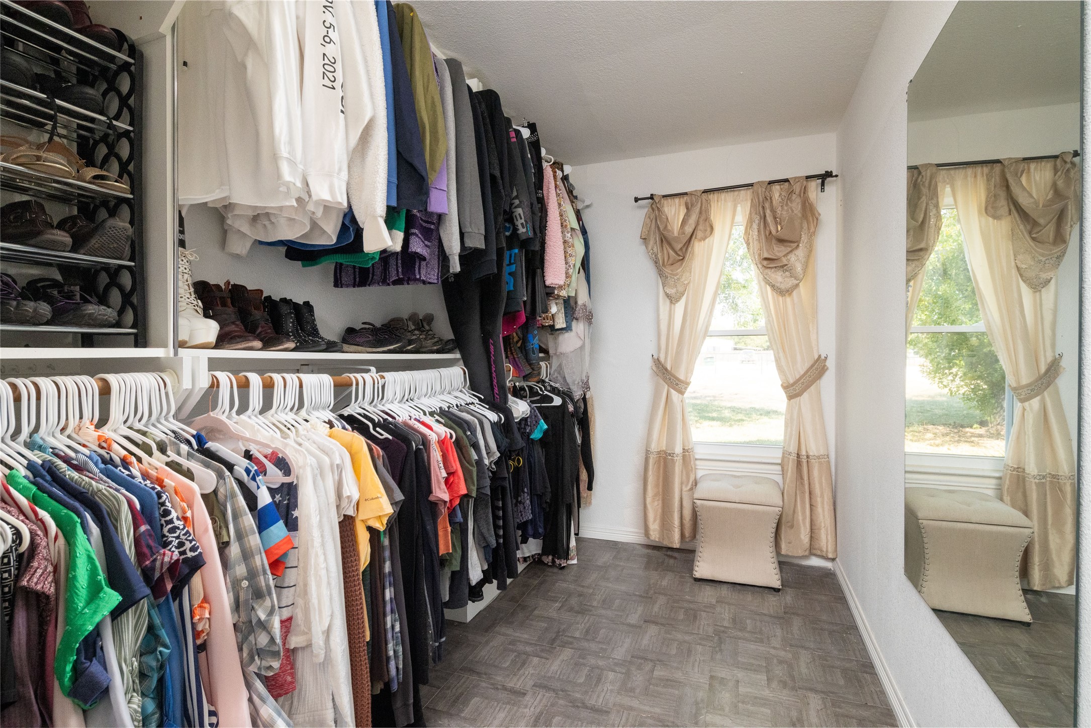 395 Conestoga Trail