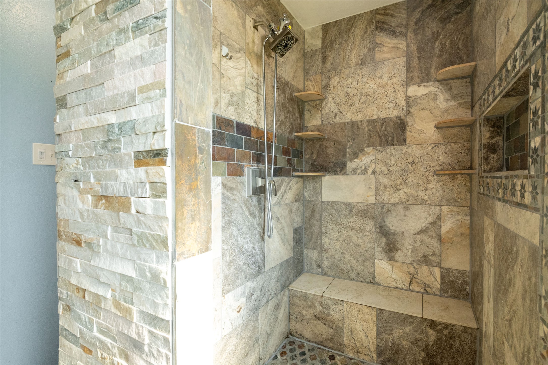 395 Conestoga Trail