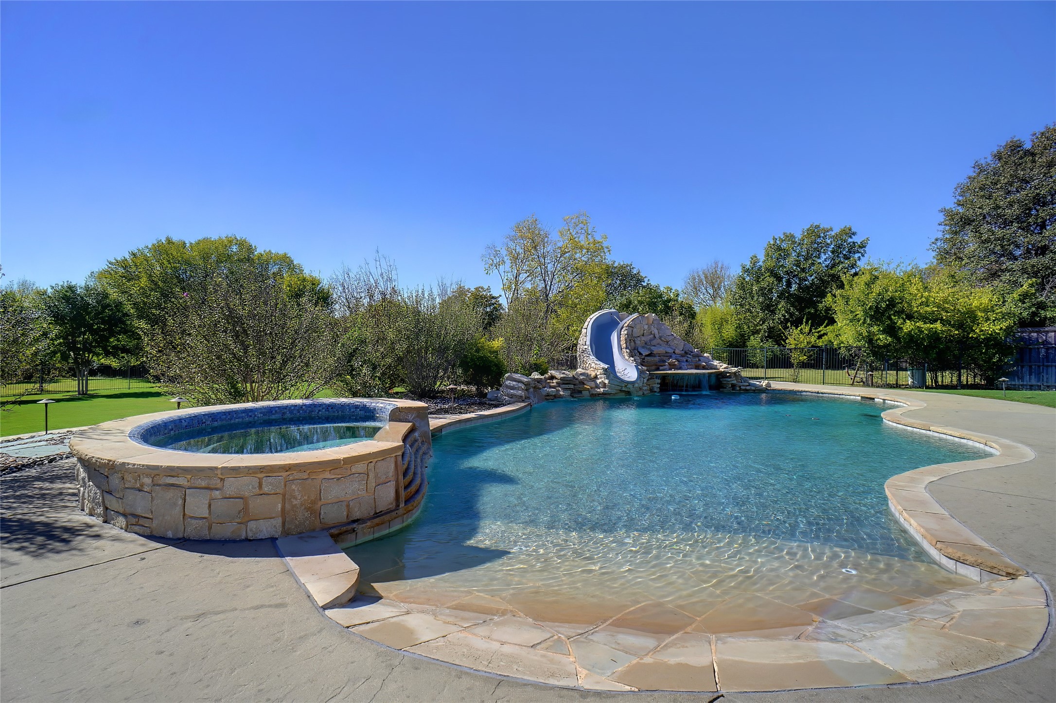 2009 E Highland Street