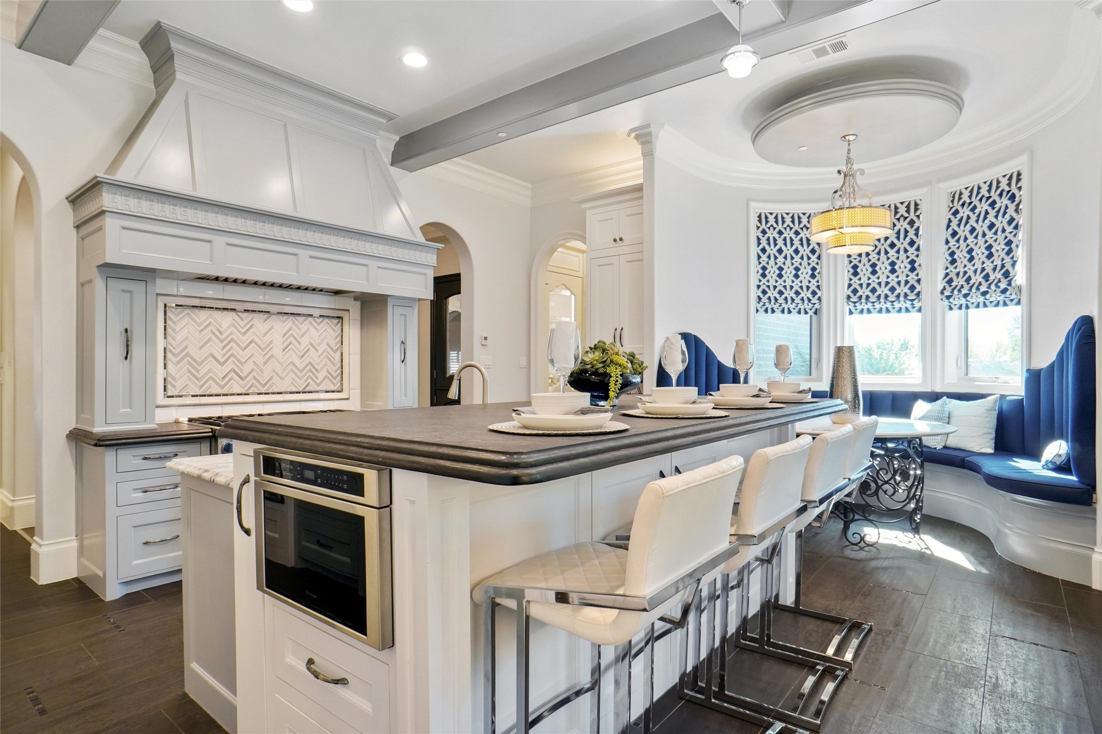 2009 E Highland Street