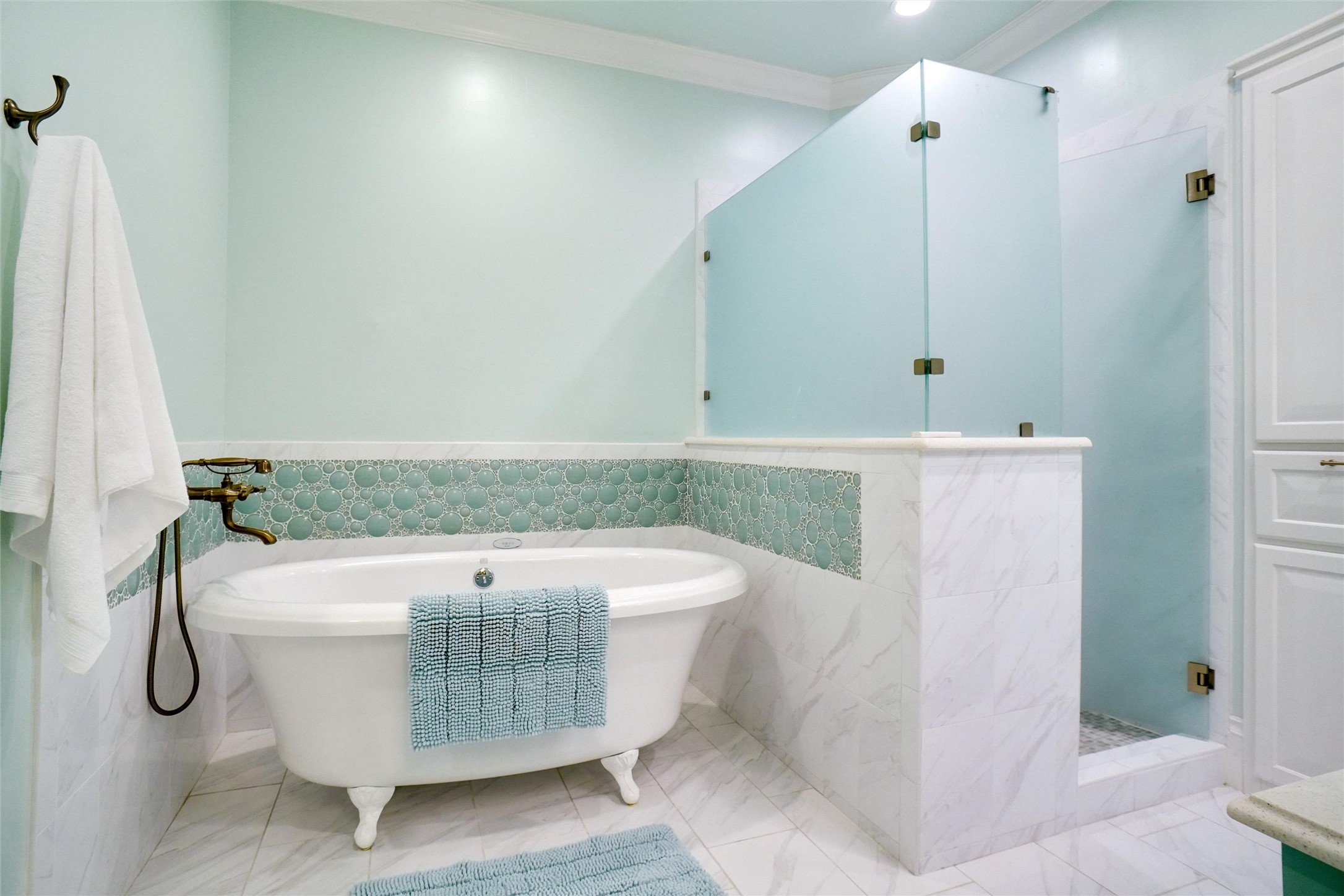 2009 E Highland Street