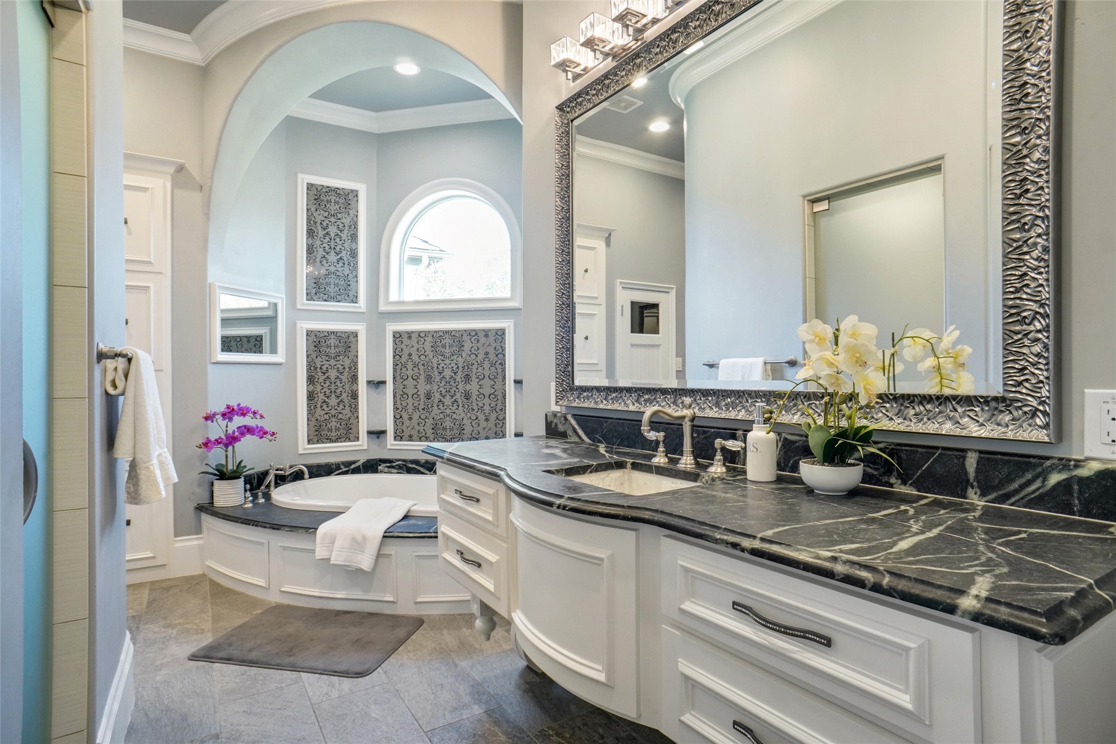 2009 E Highland Street