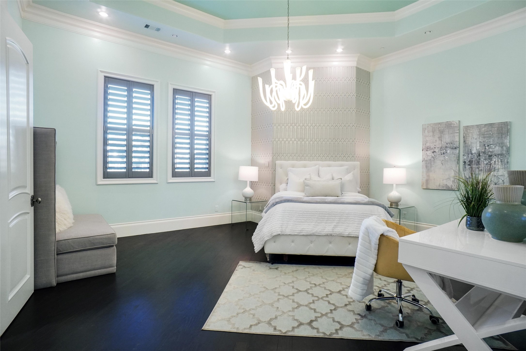 2009 E Highland Street