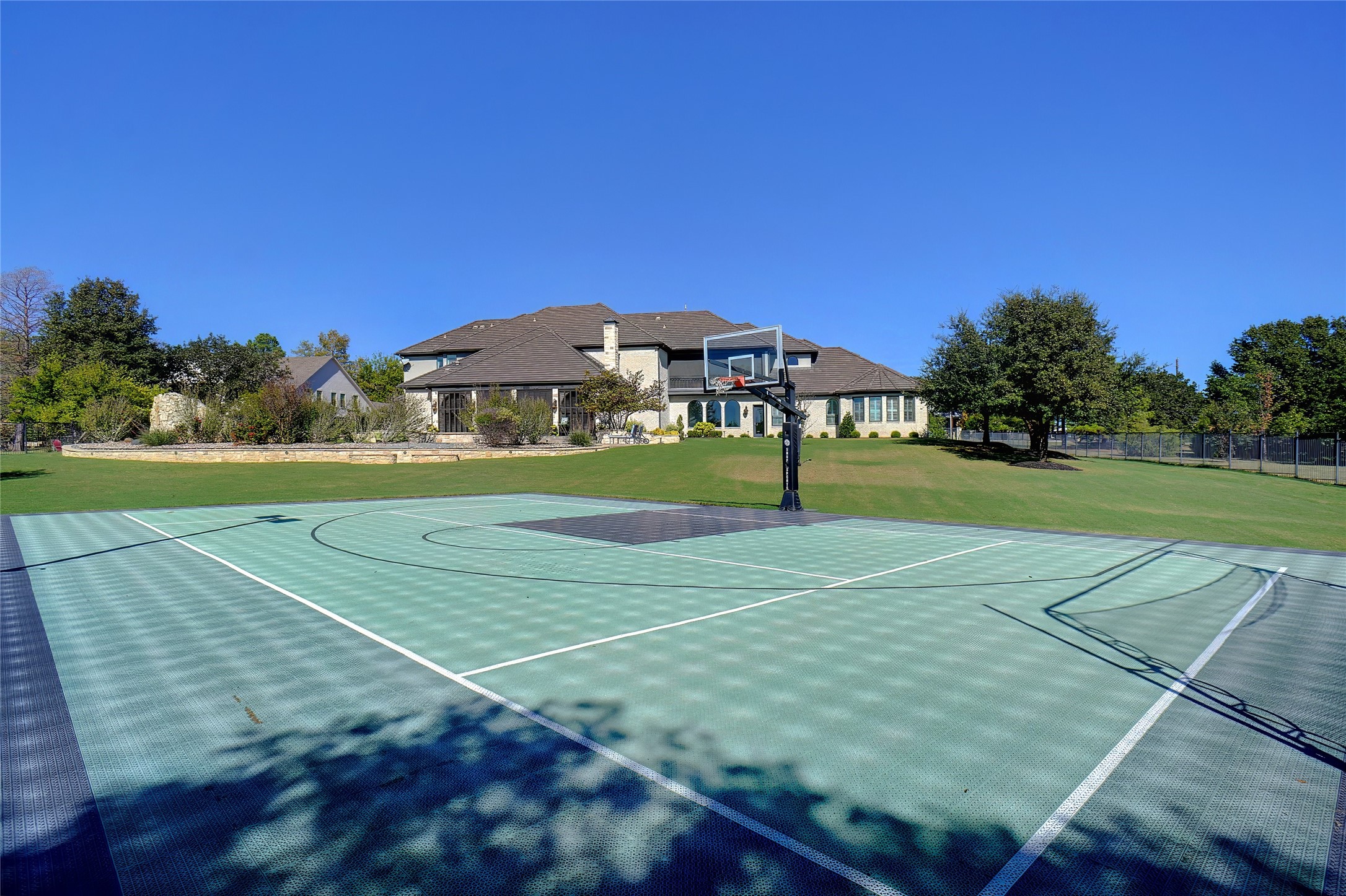 2009 E Highland Street