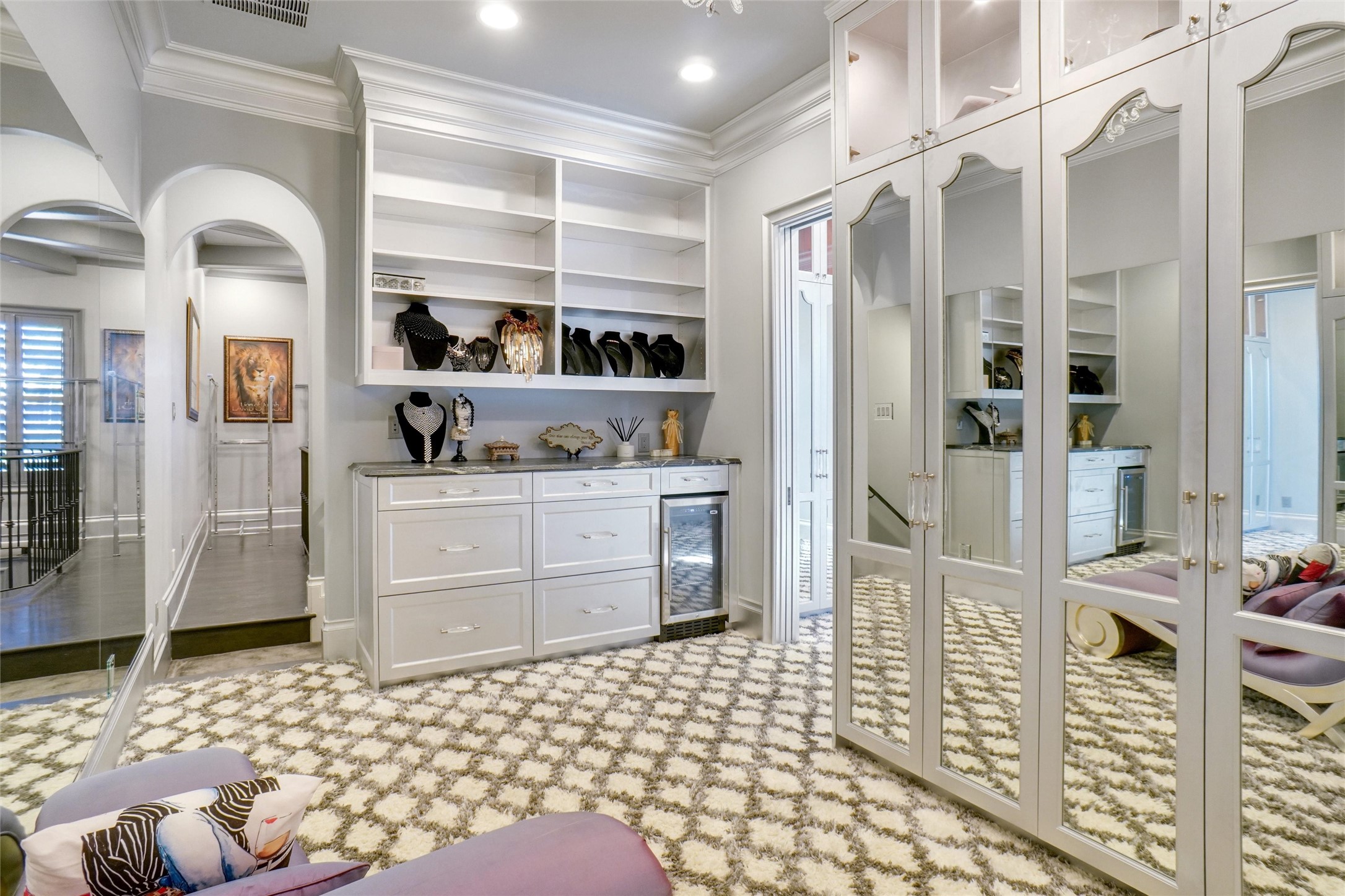 2009 E Highland Street