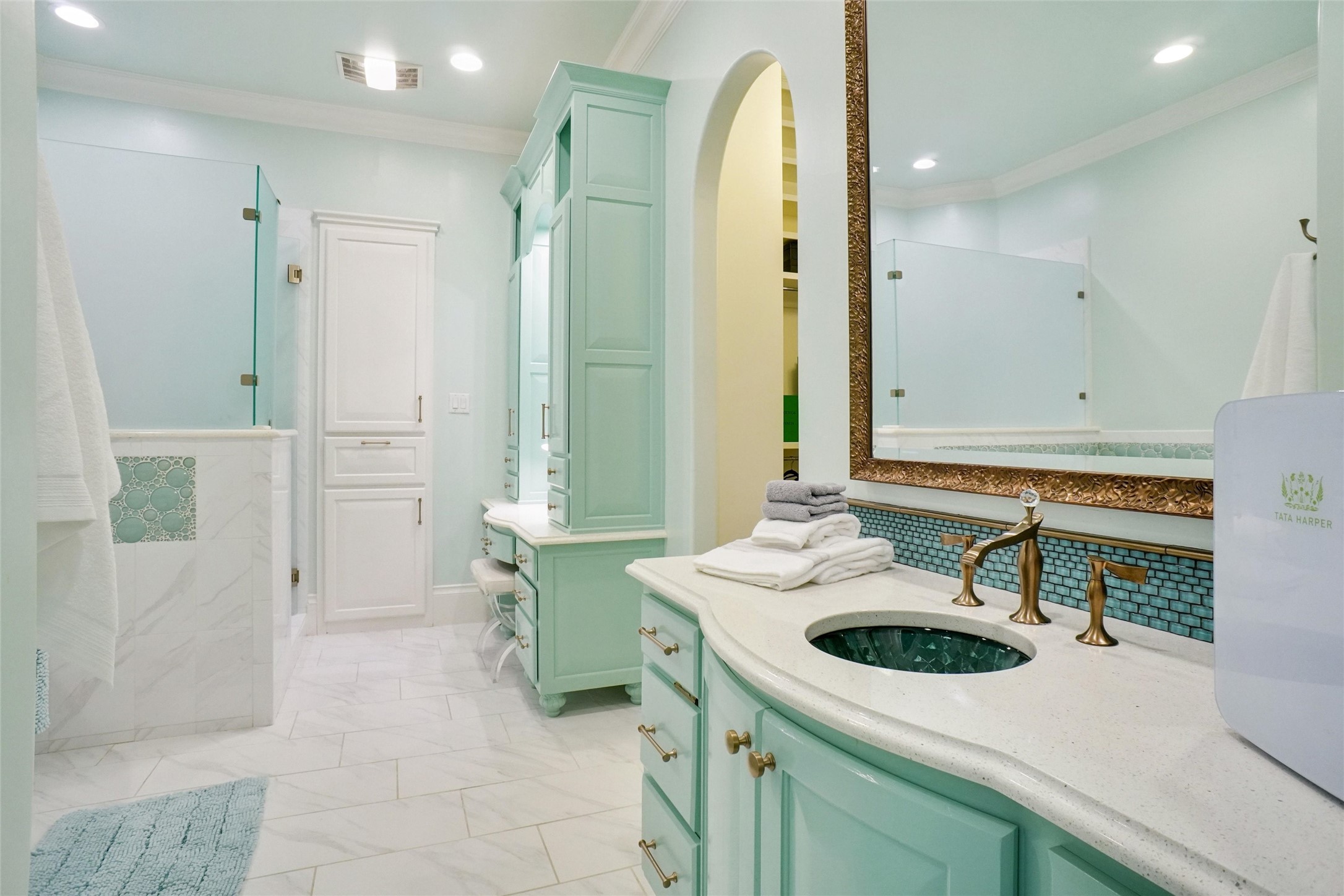 2009 E Highland Street