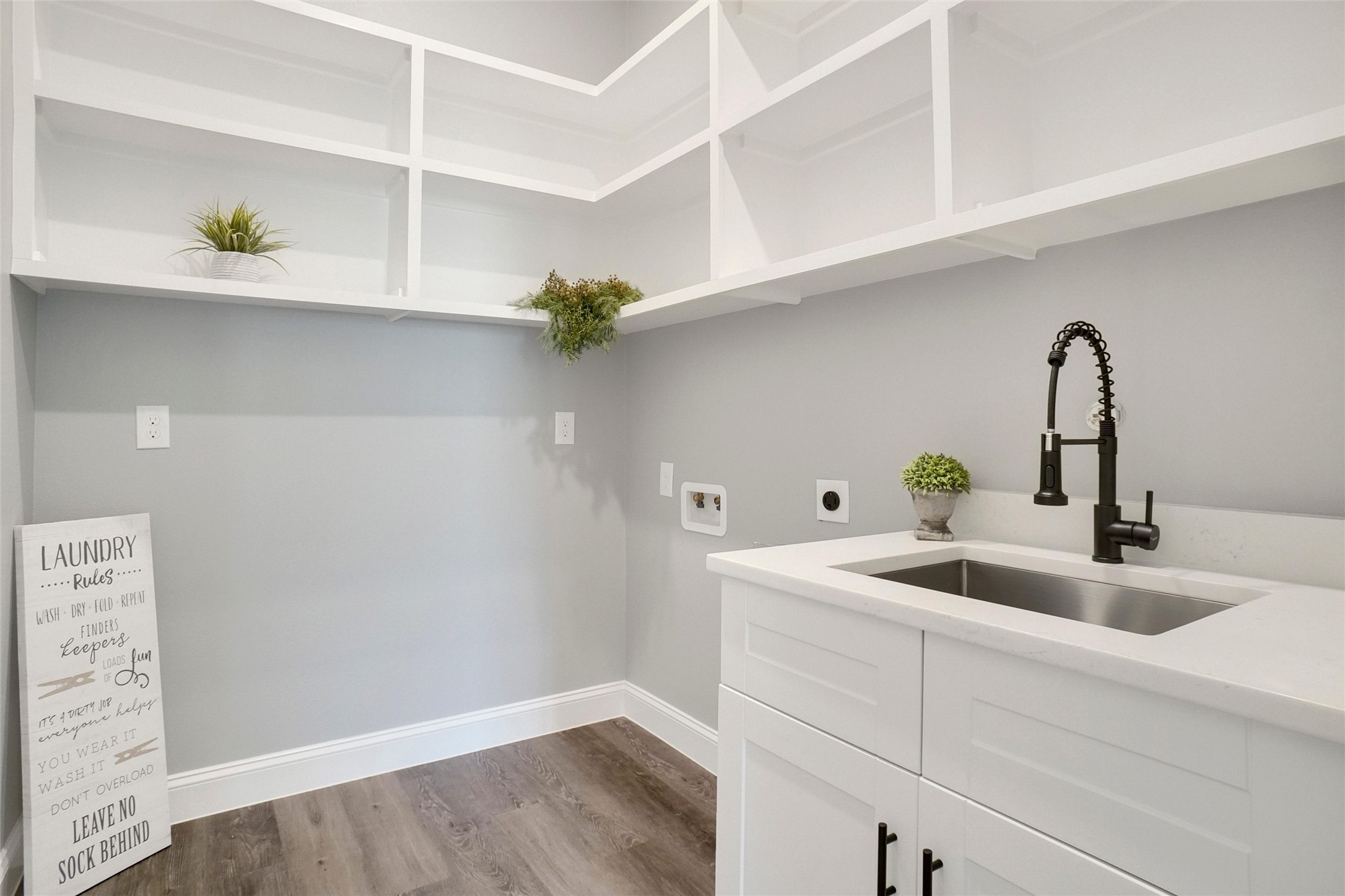 5813 Stonegate Circle