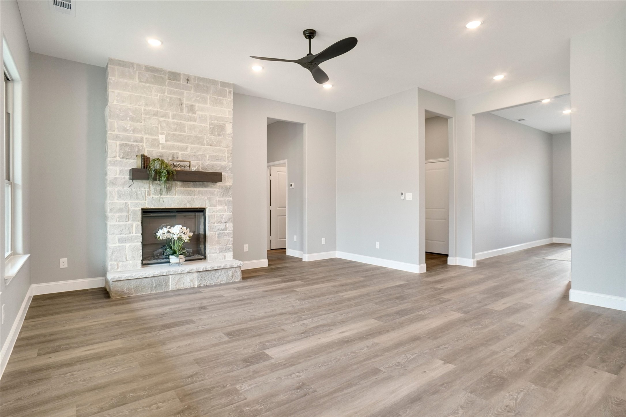 5813 Stonegate Circle