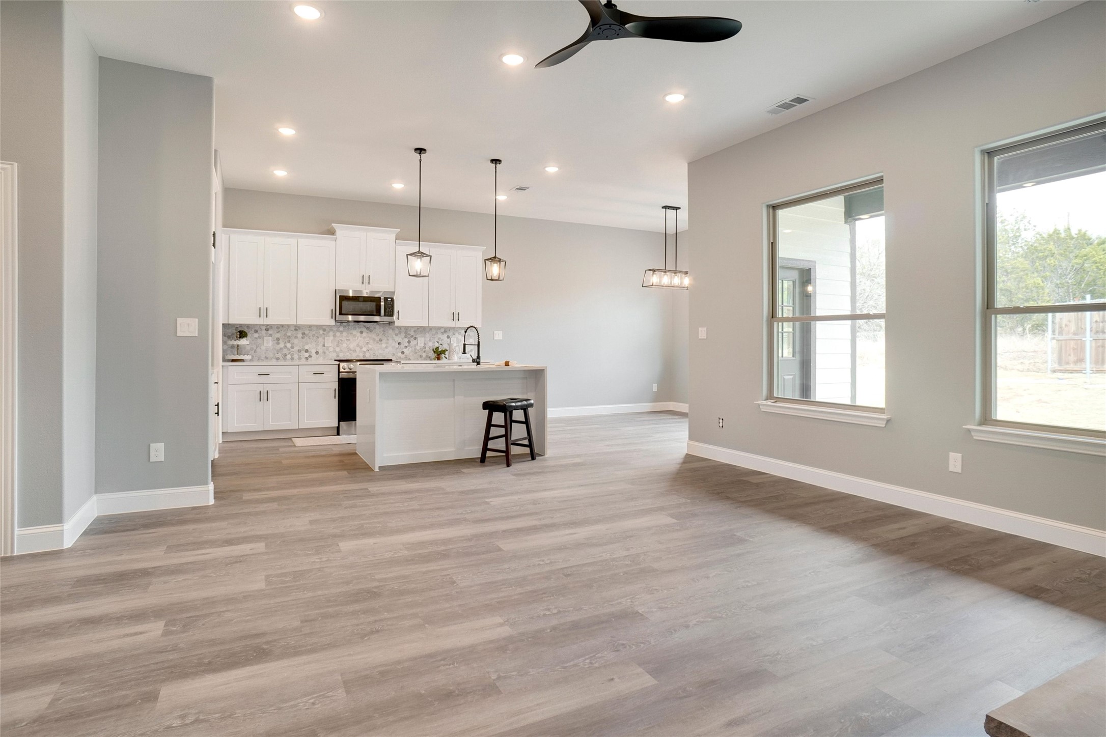 5813 Stonegate Circle