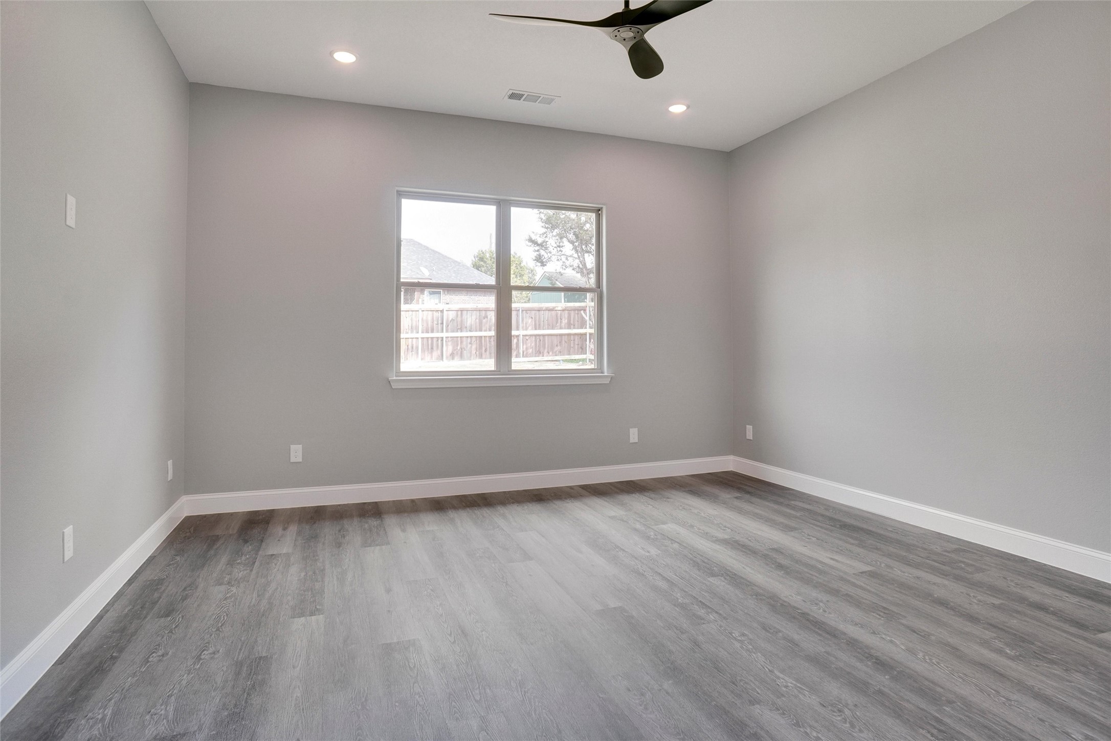 5813 Stonegate Circle