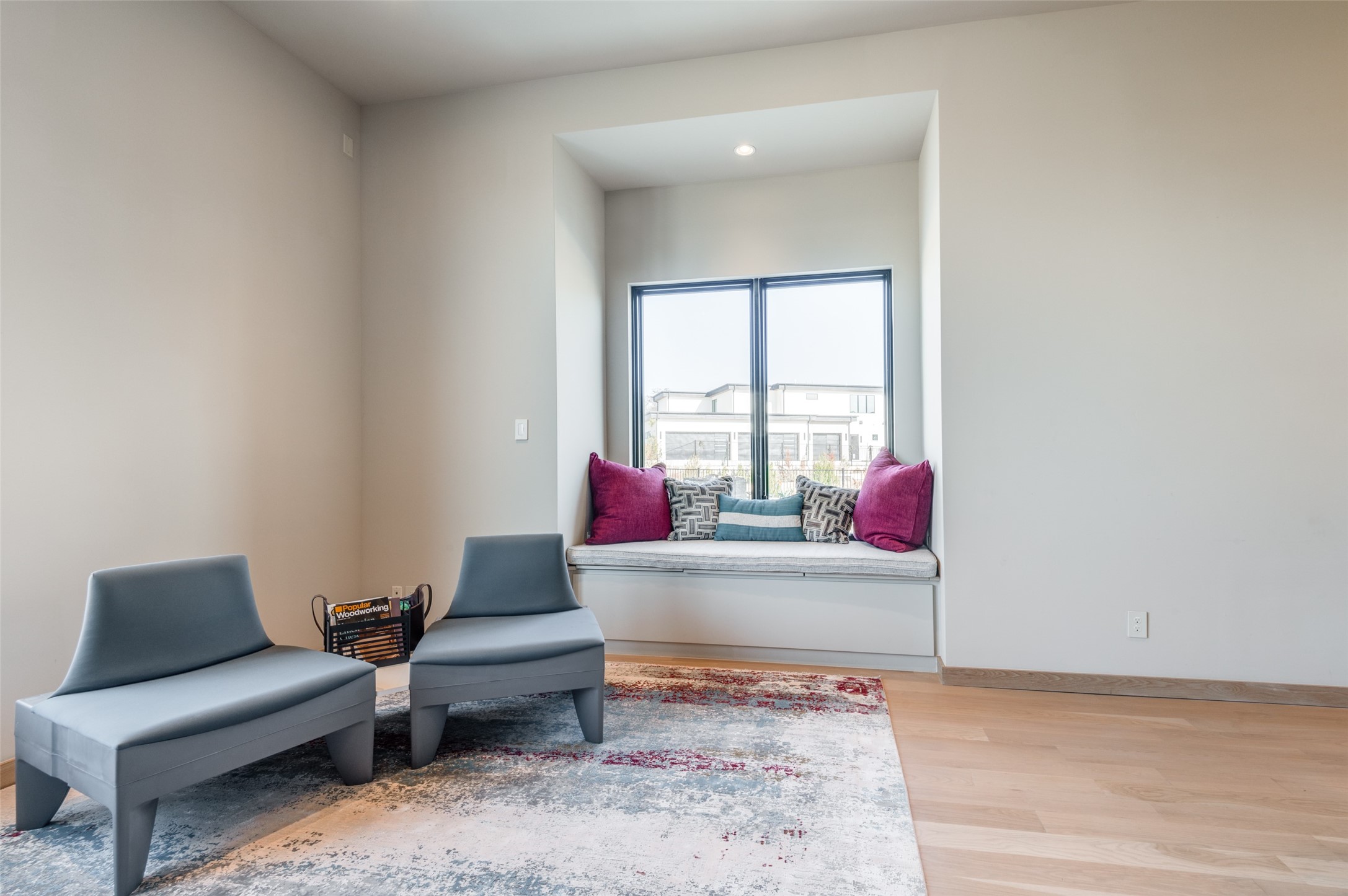 712 Crescent Heights