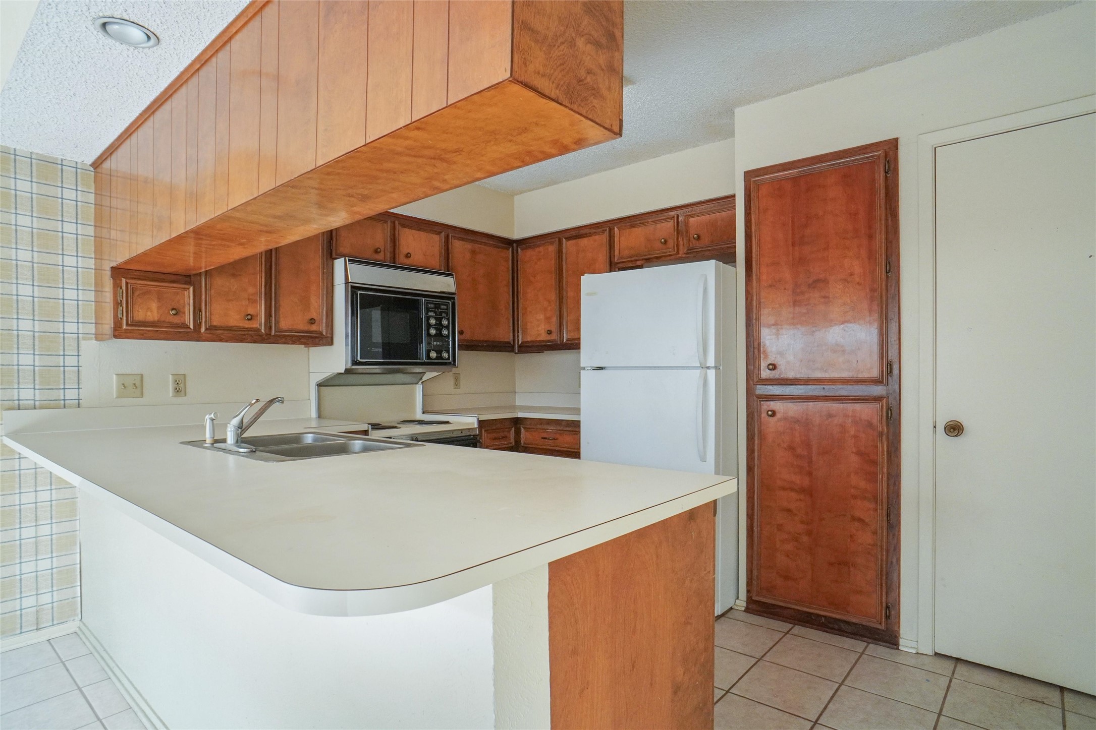 905 Shady Creek Lane