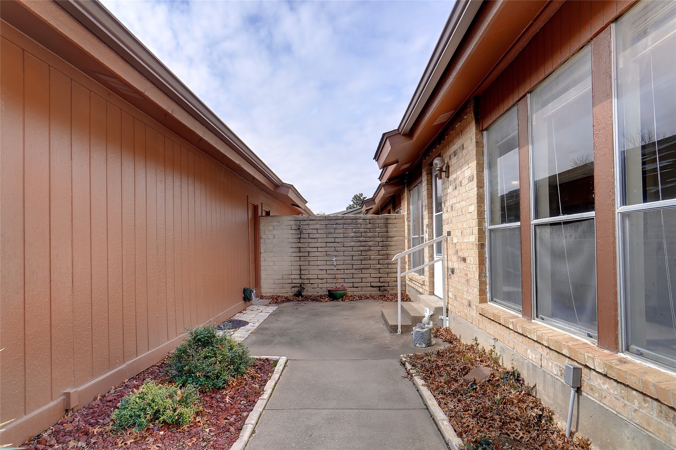 905 Shady Creek Lane