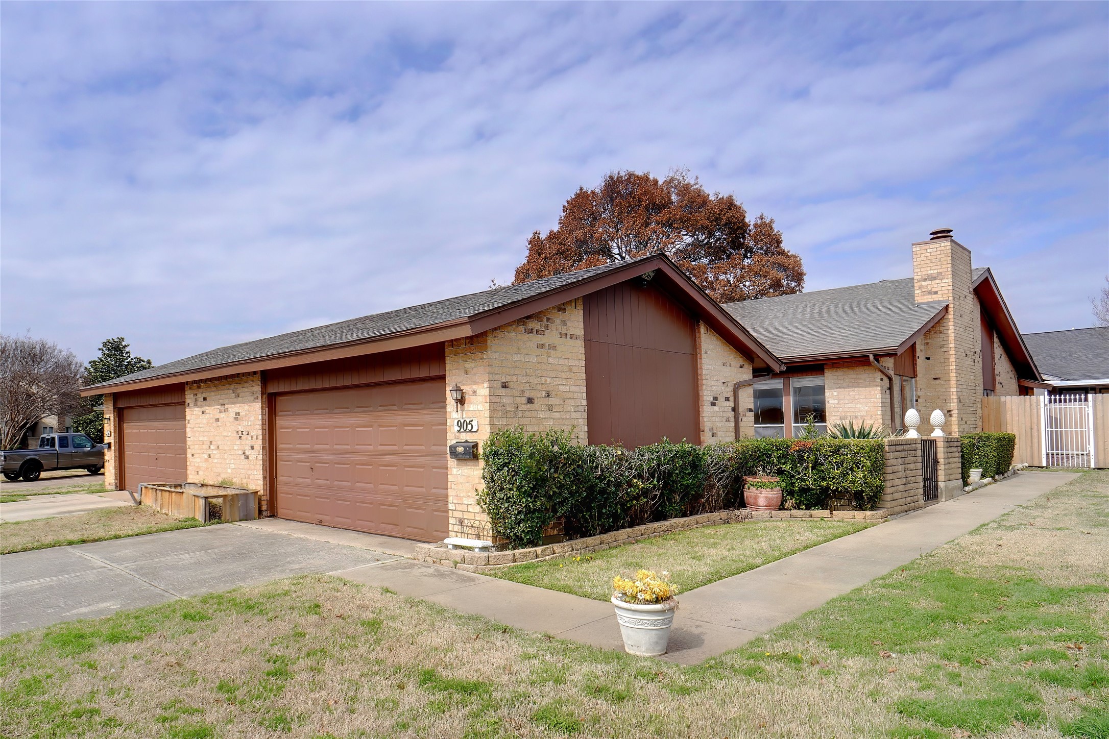 905 Shady Creek Lane