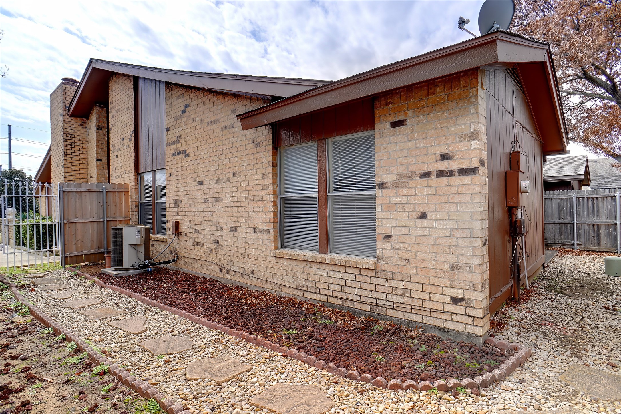 905 Shady Creek Lane