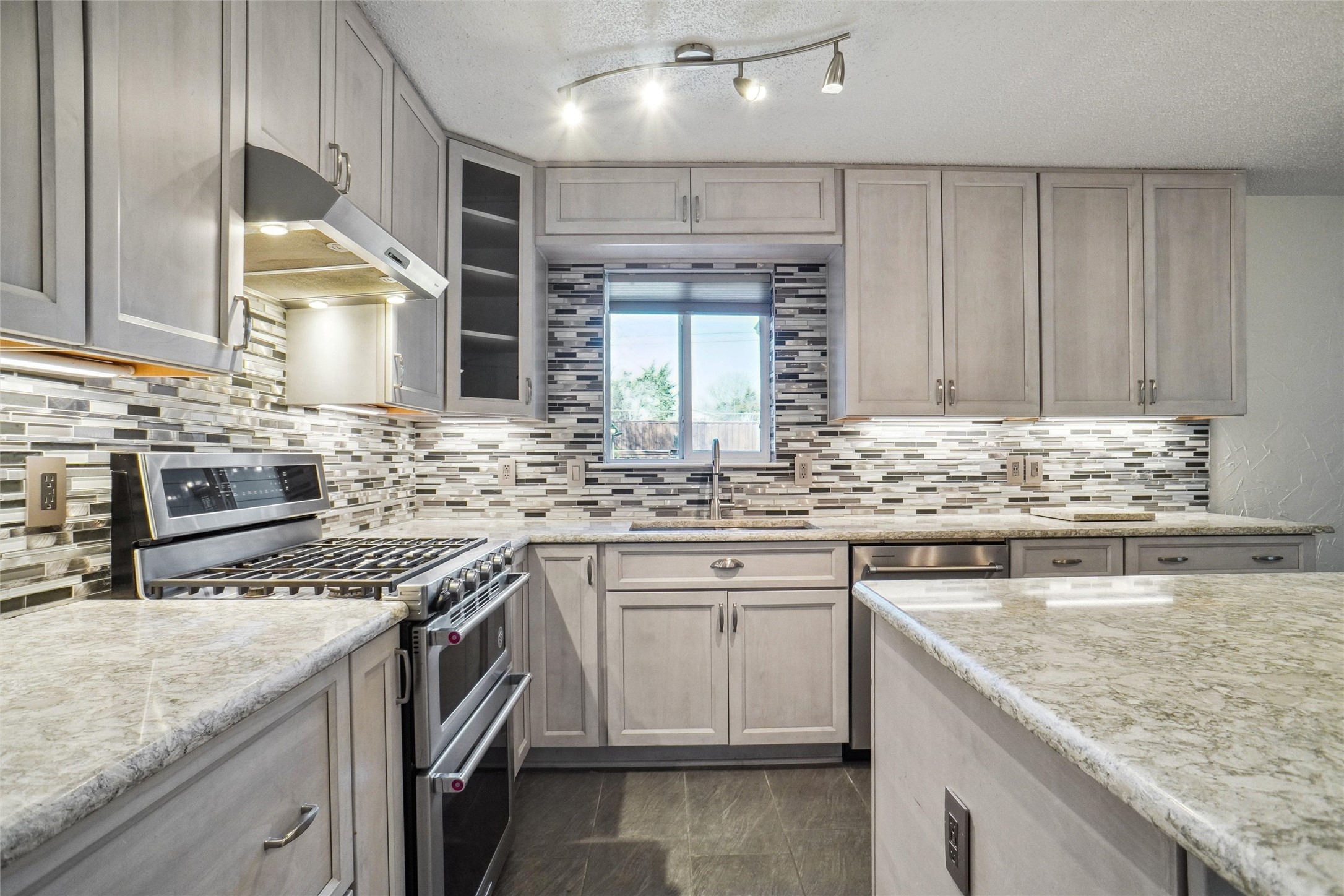 1401 Greentree Lane