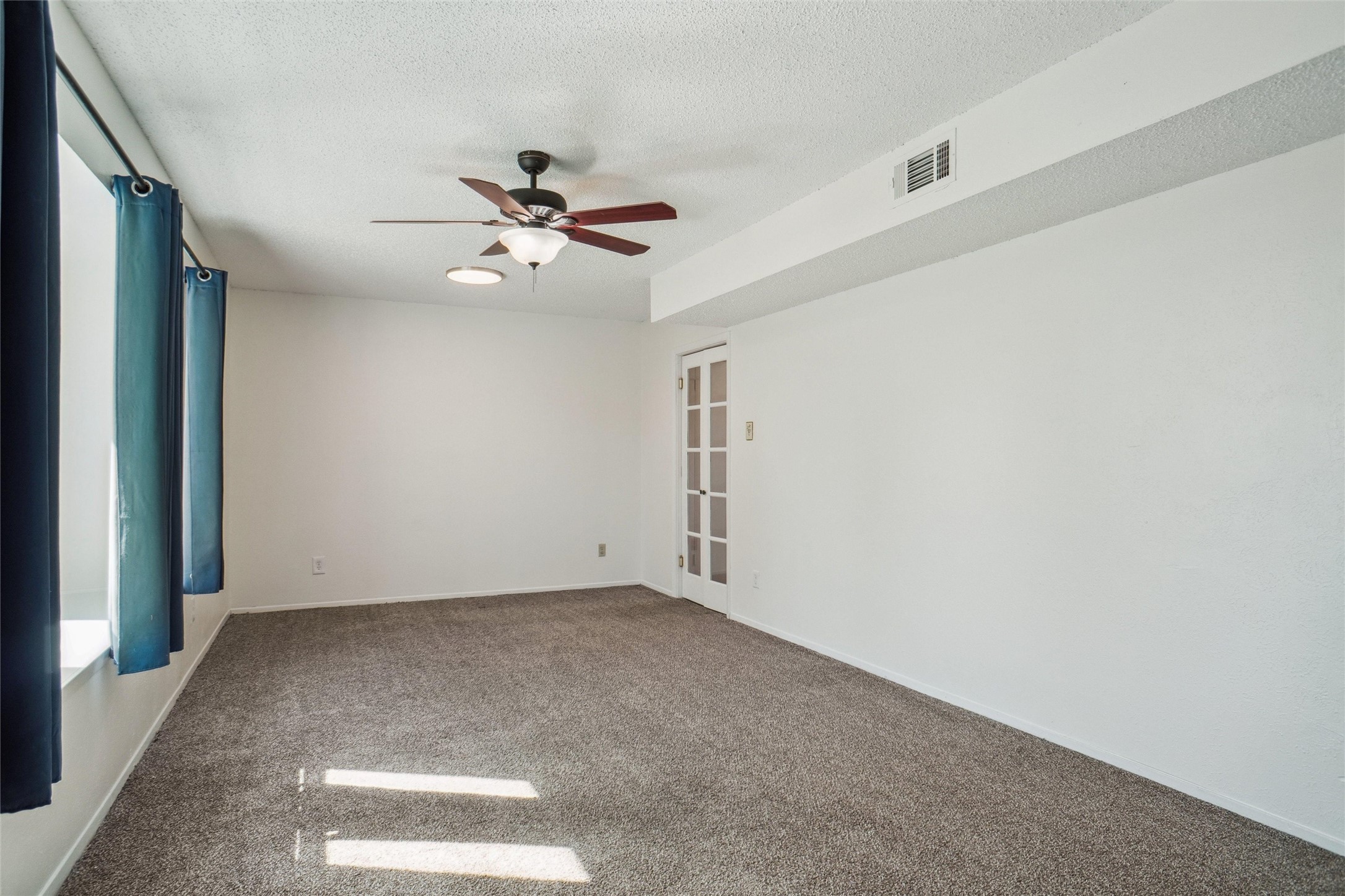 1401 Greentree Lane