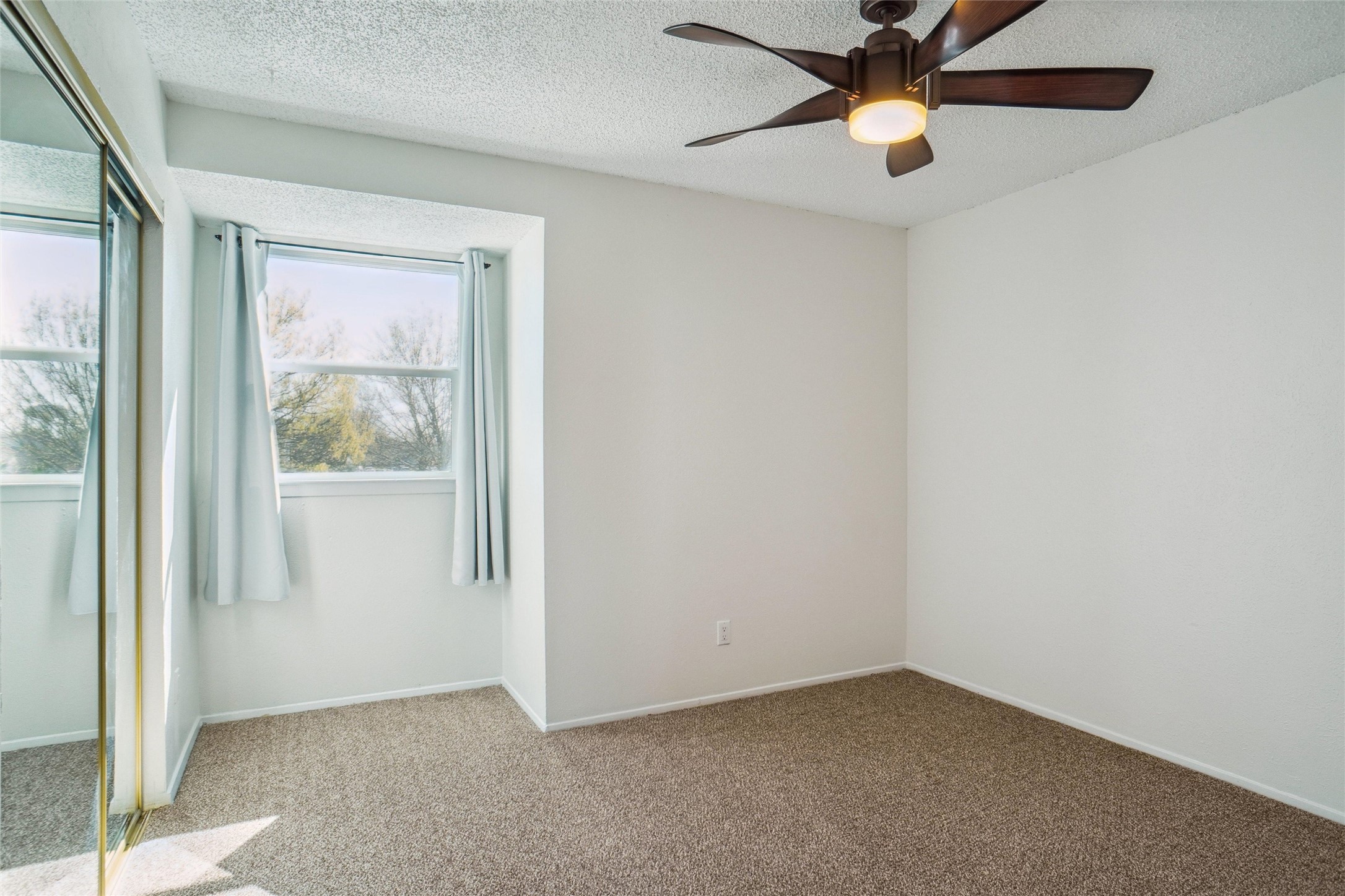 1401 Greentree Lane