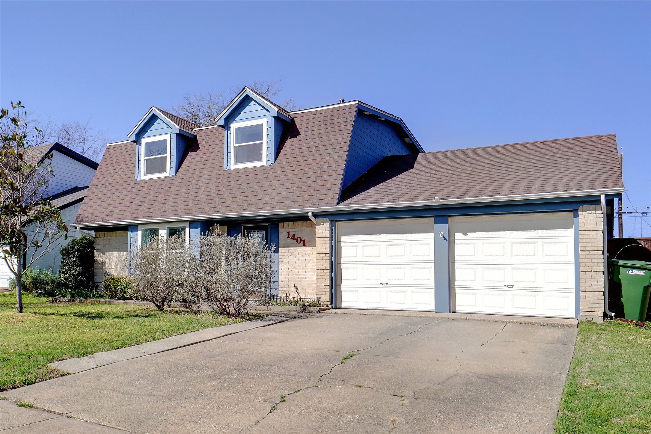 1401 Greentree Lane