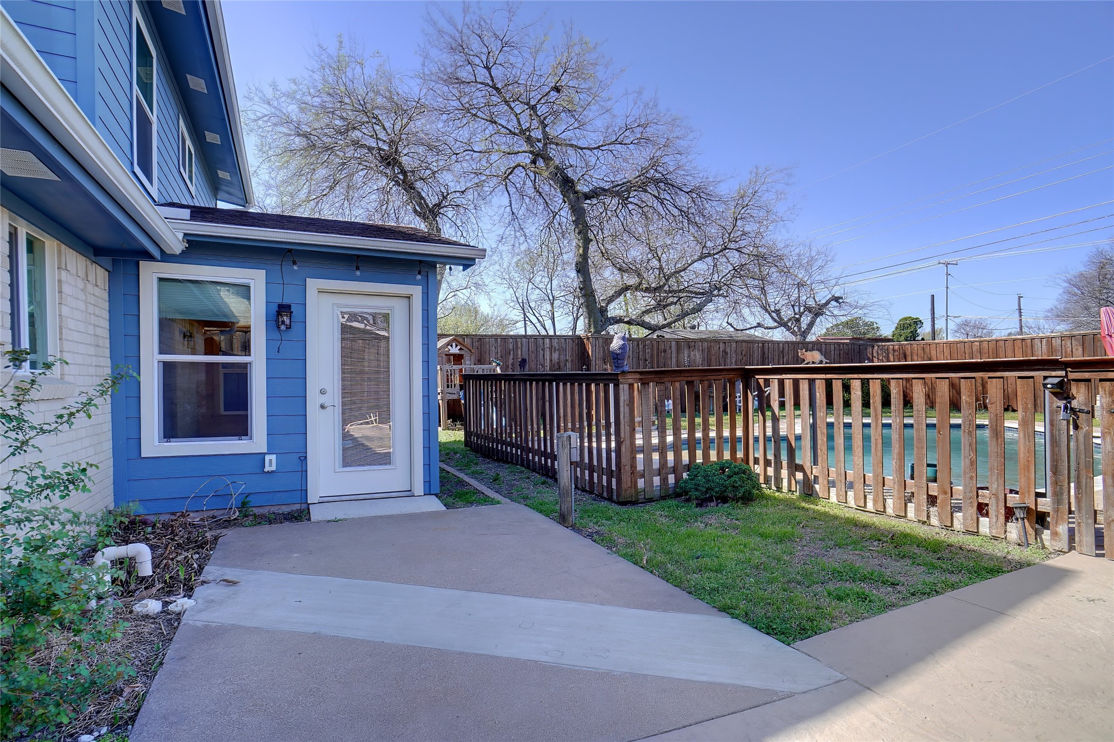 1401 Greentree Lane