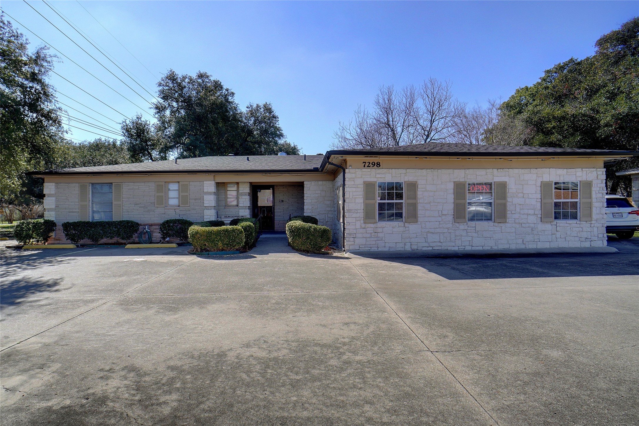 7298 Glenview Drive