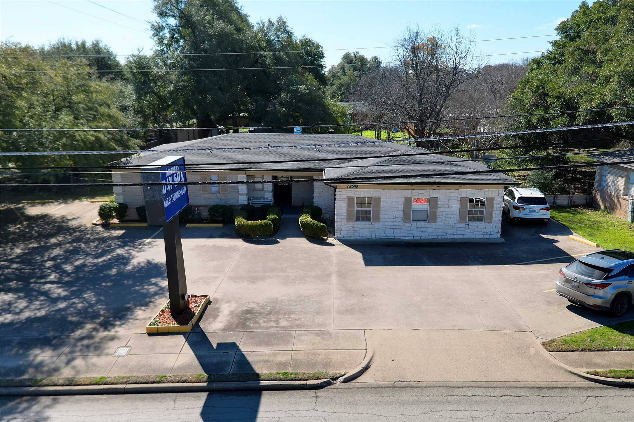 7298 Glenview Drive
