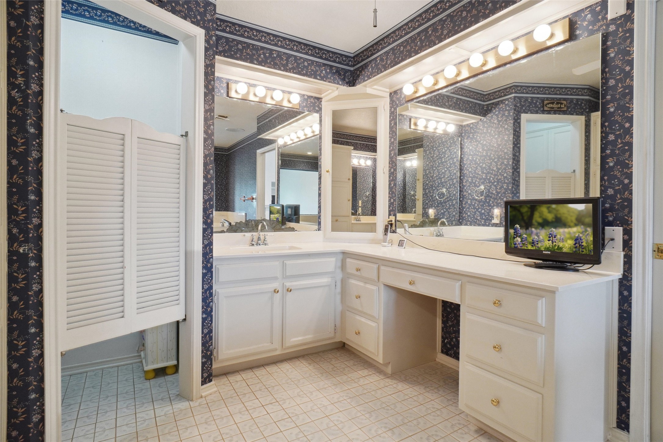169 Private Road 4611