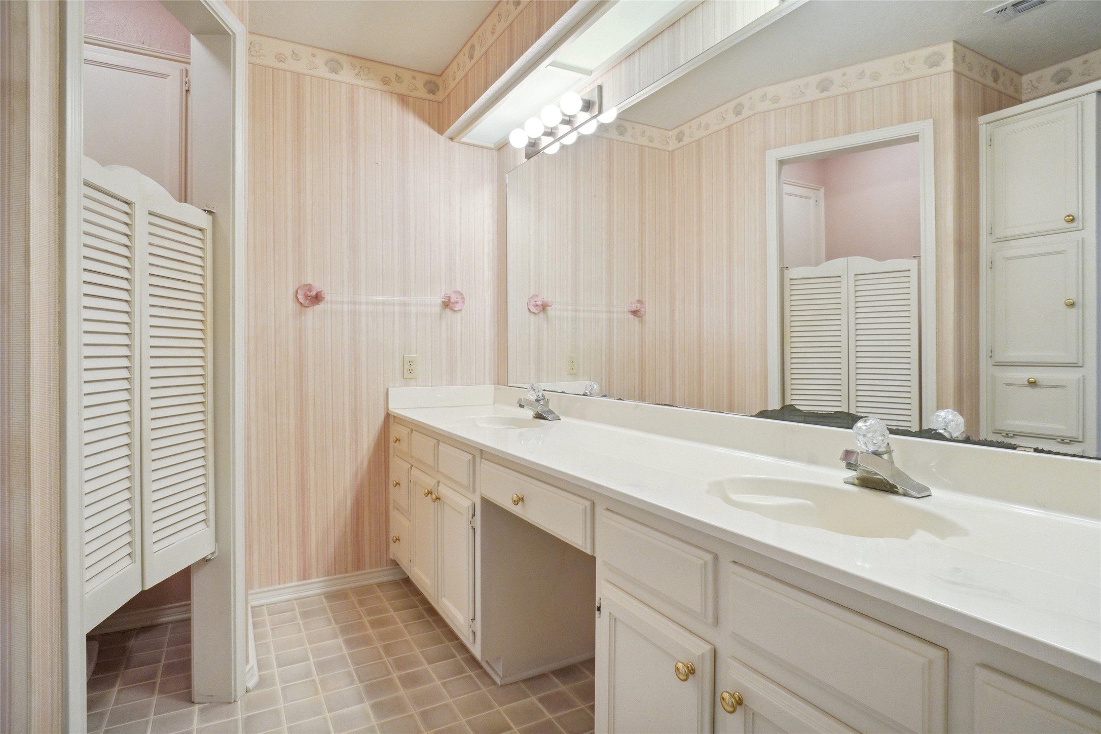 169 Private Road 4611
