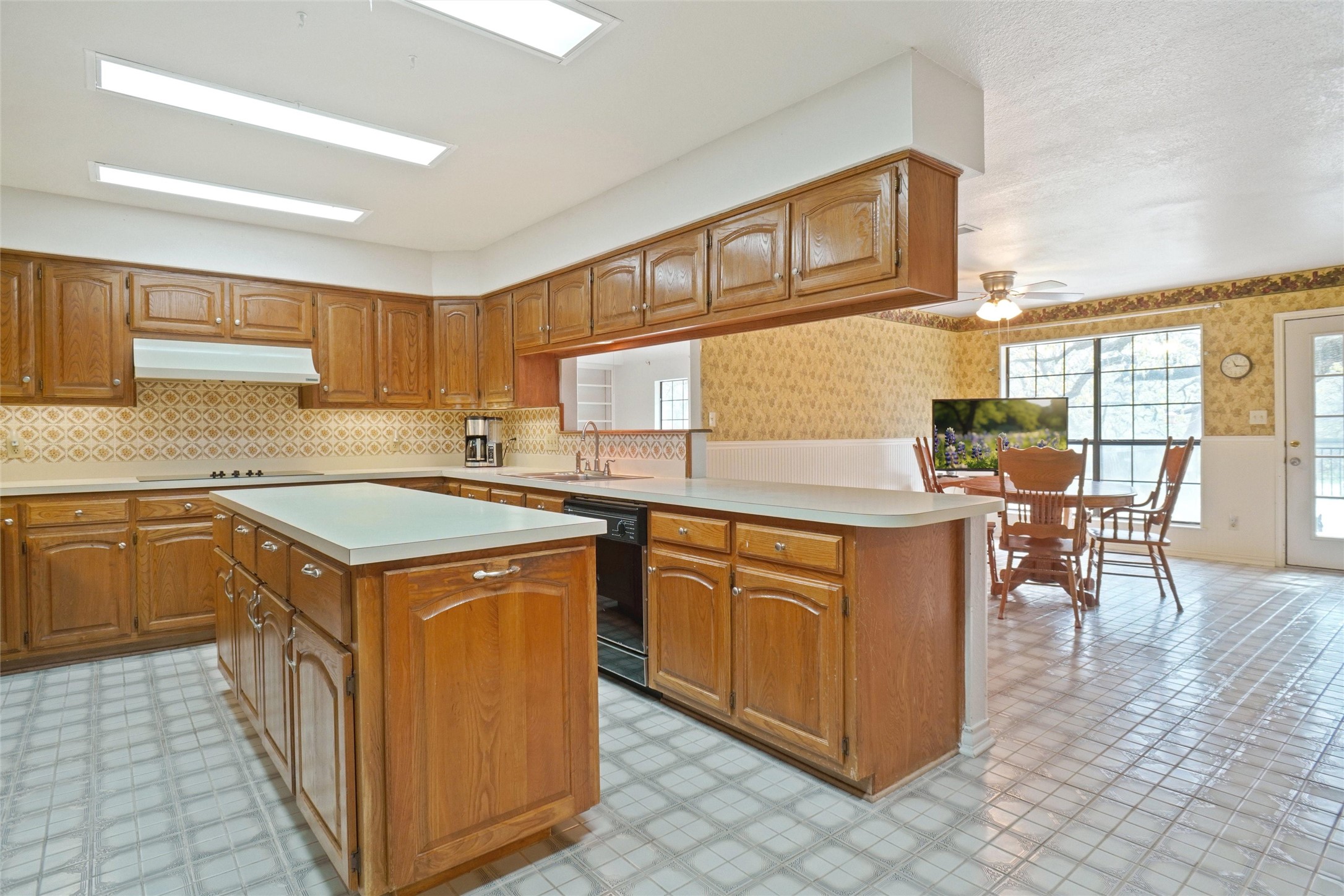 169 Private Road 4611