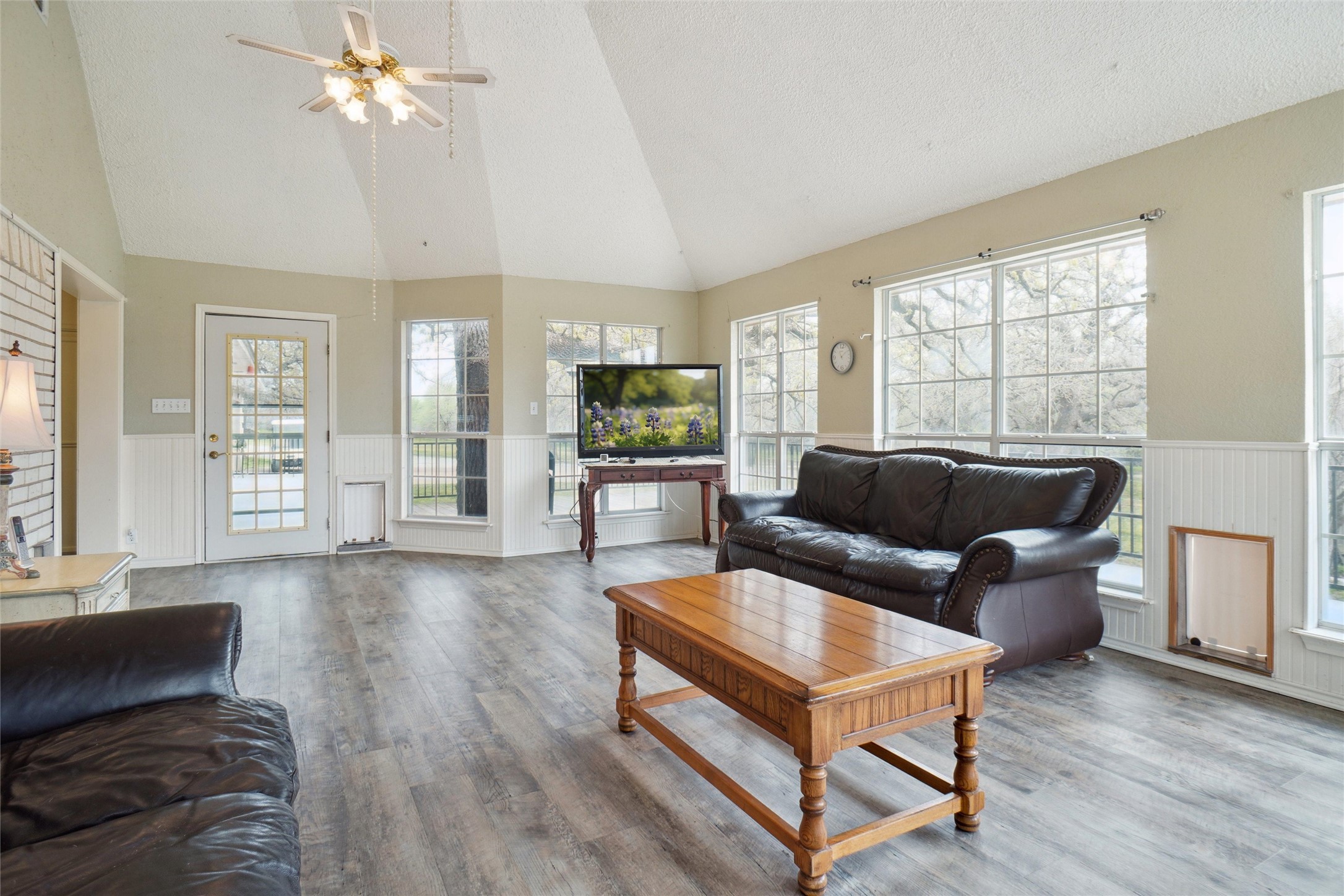 169 Private Road 4611