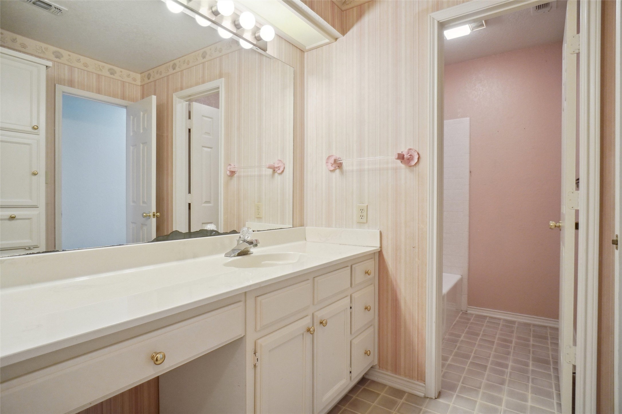 169 Private Road 4611