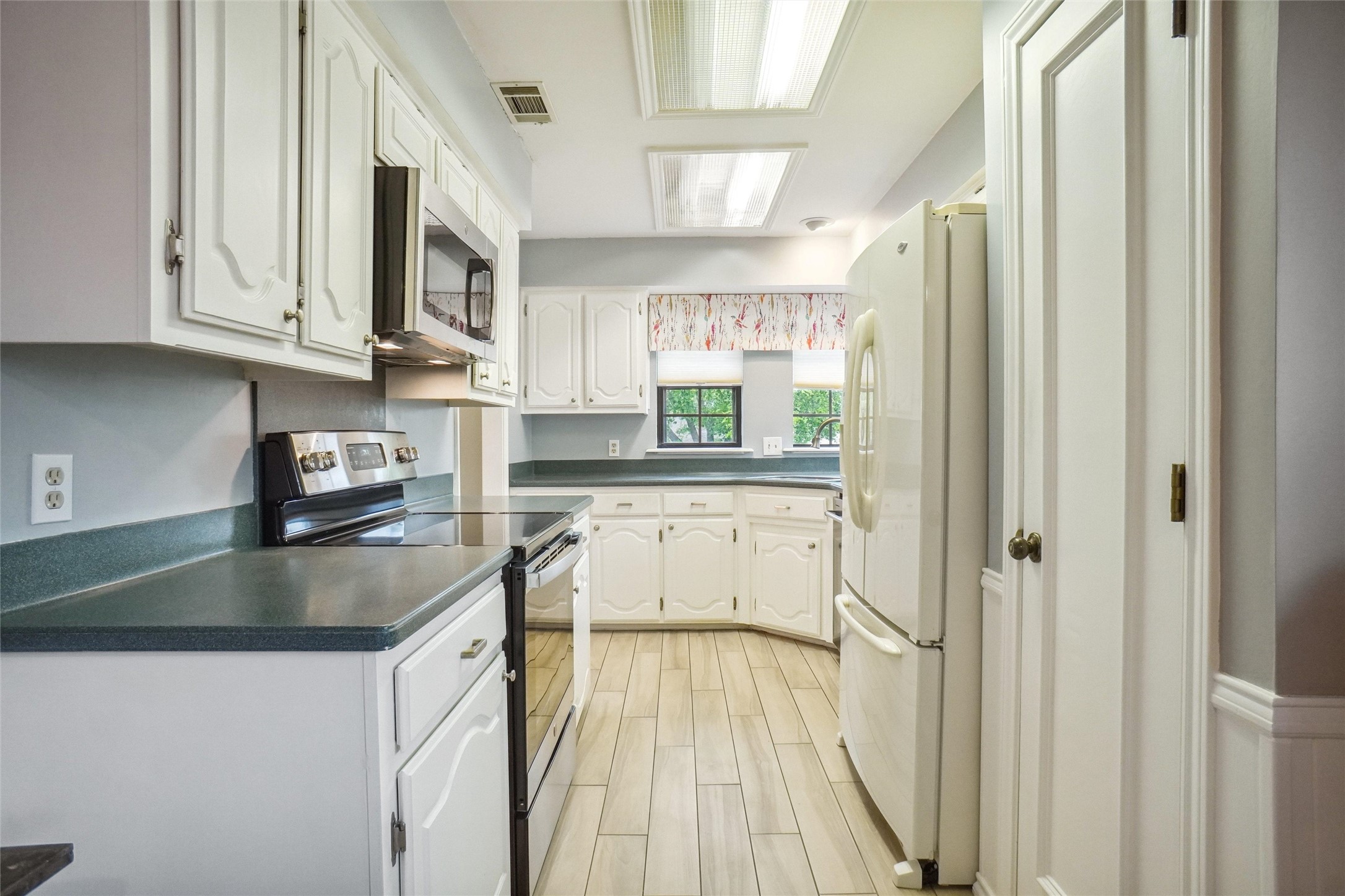 1502 Sunnyslope Drive