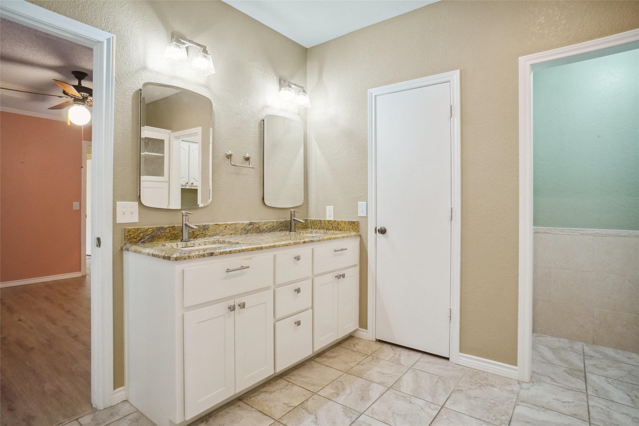 1502 Sunnyslope Drive