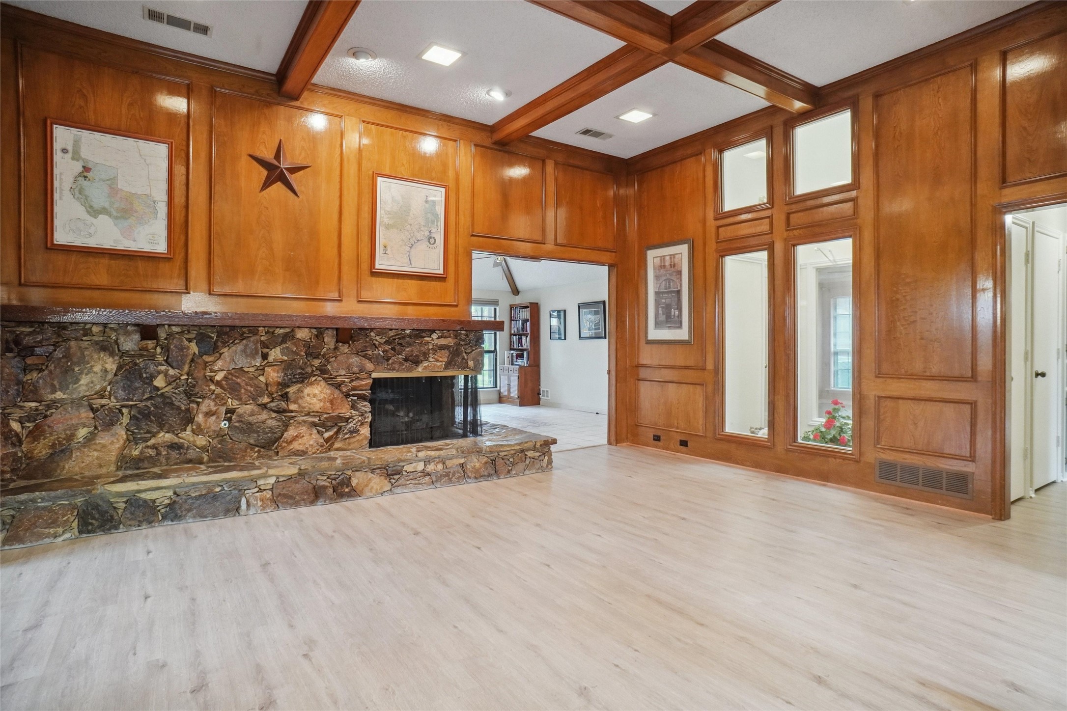 1502 Sunnyslope Drive